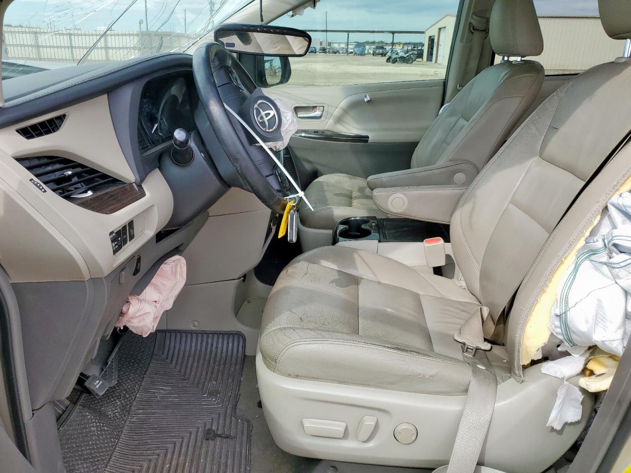 2015 Toyota Sienna Xle VIN: 5TDYK3DC7FS643776 Lot: 83765695
