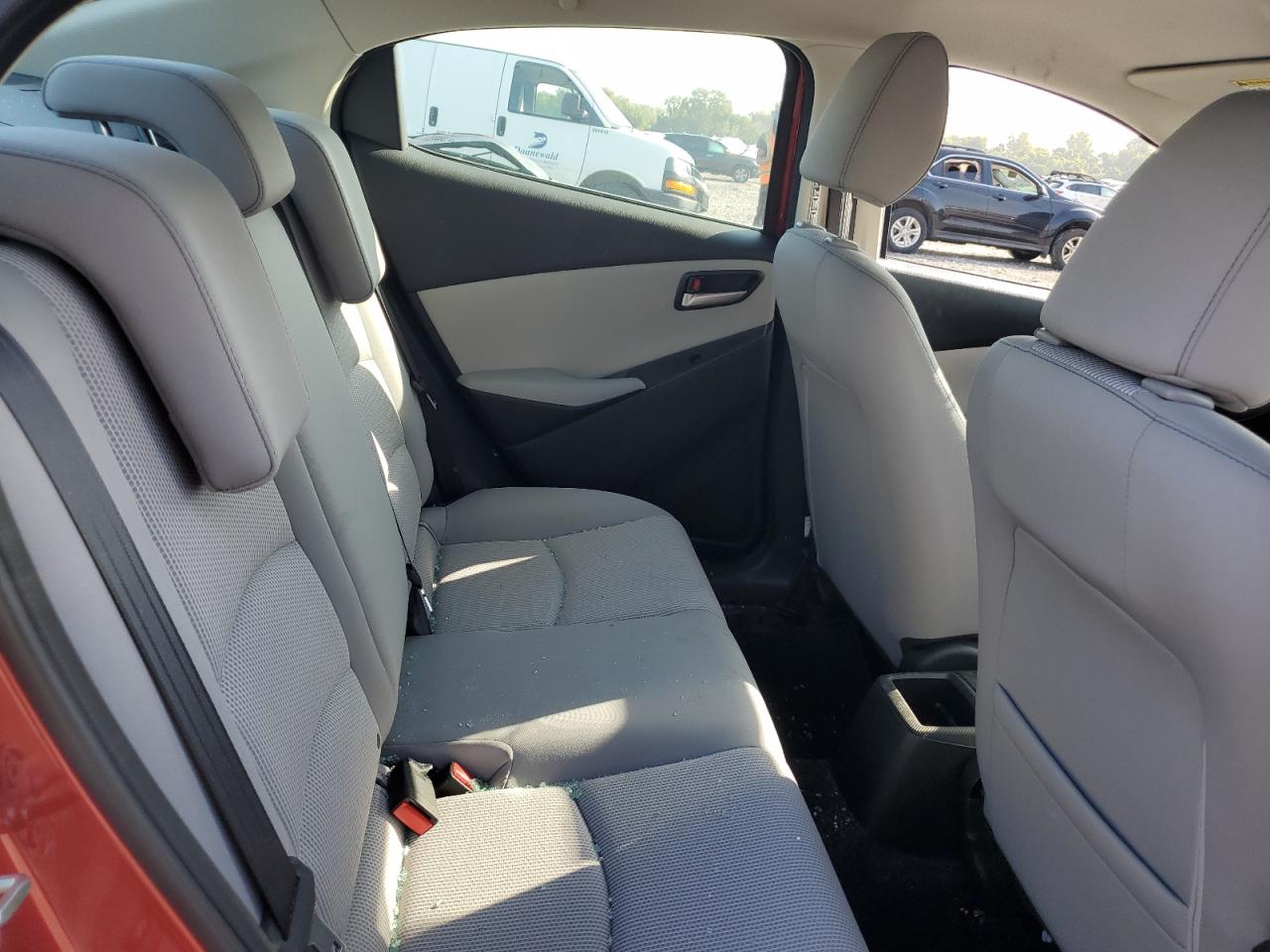 2020 Toyota Yaris L VIN: 3MYDLBYV9LY715777 Lot: 71421845