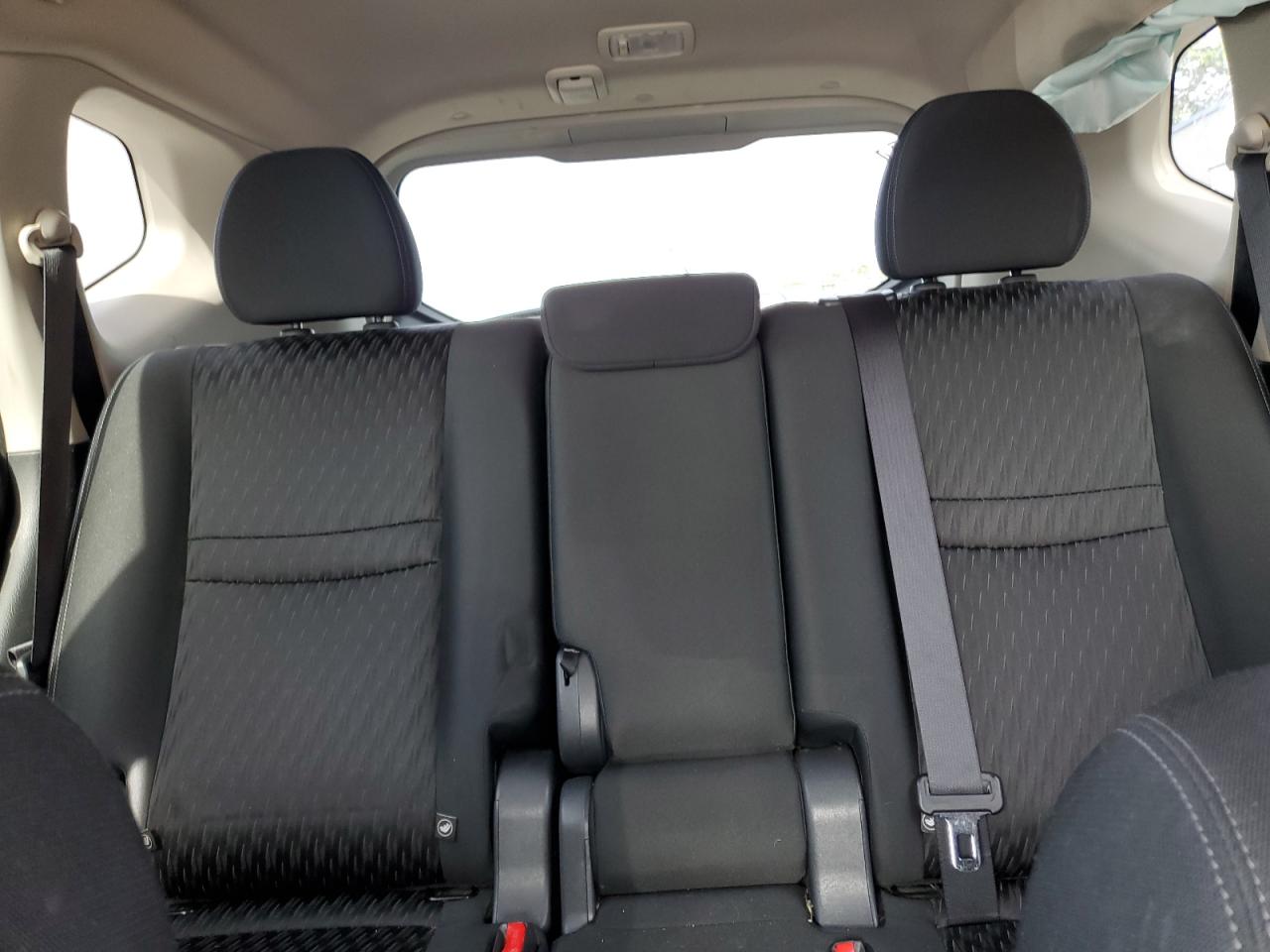 2019 Nissan Rogue S VIN: KNMAT2MV7KP524365 Lot: 81752685