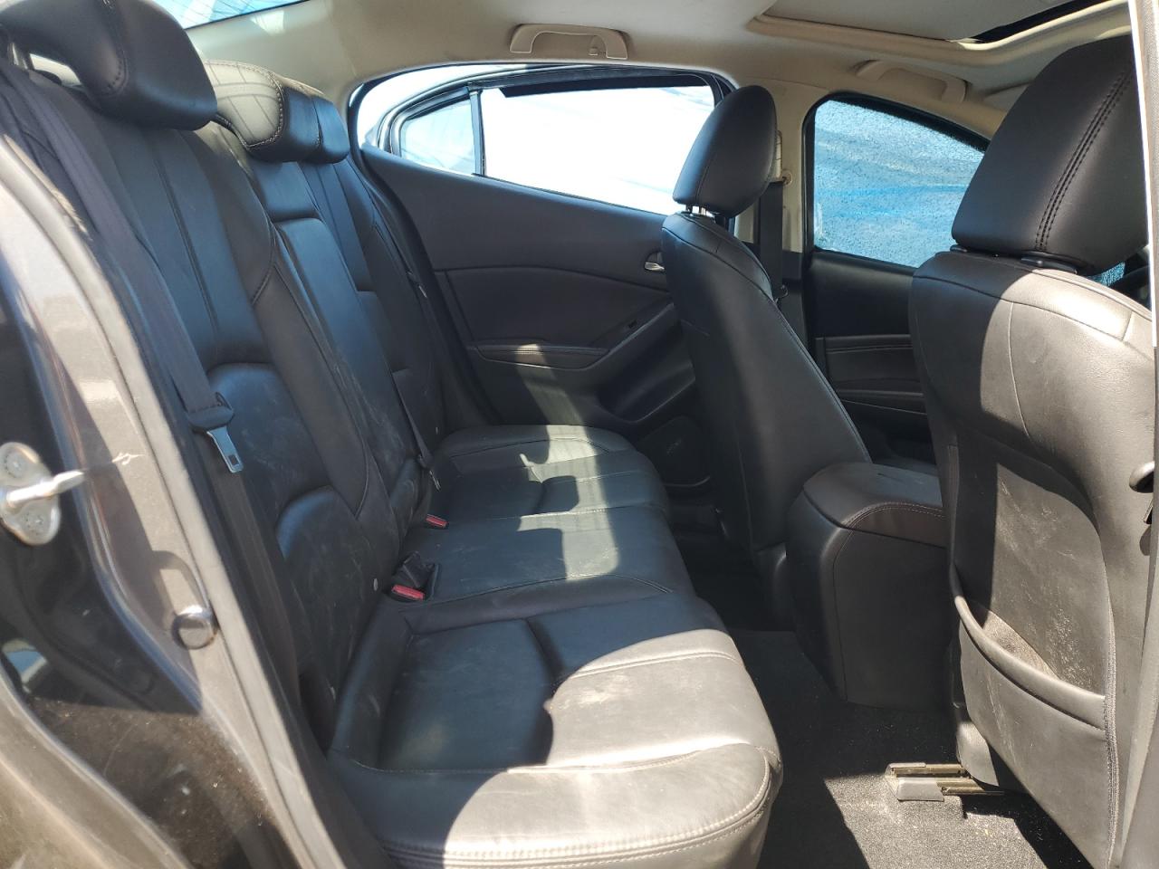 2018 Mazda 3 Touring VIN: 3MZBN1V37JM272155 Lot: 80940605