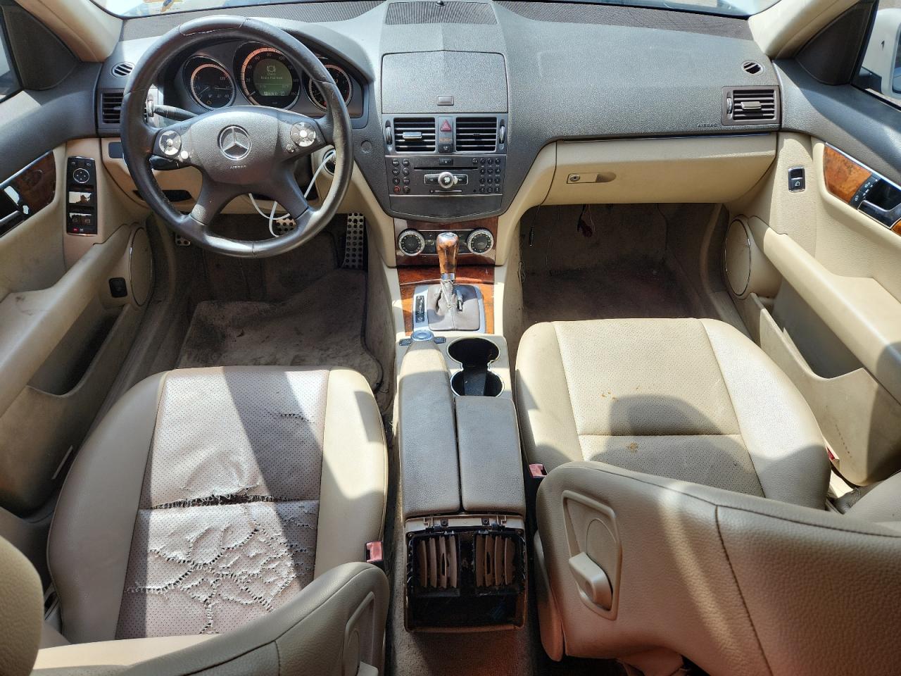 2010 Mercedes-Benz C 300 VIN: WDDGF5EB4AF495411 Lot: 84402035