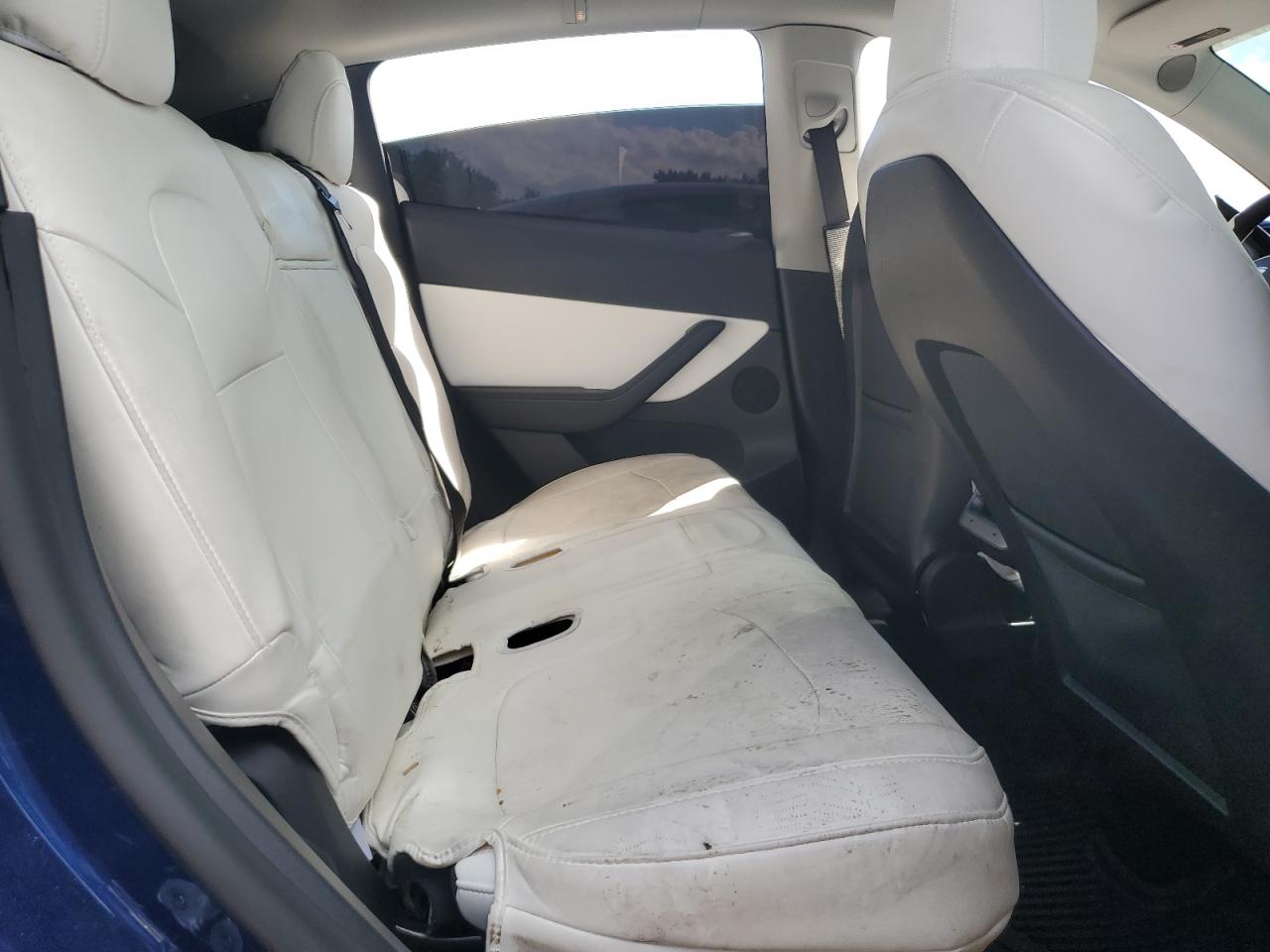 2022 Tesla Model Y VIN: 7SAYGDEF2NF519243 Lot: 71429255