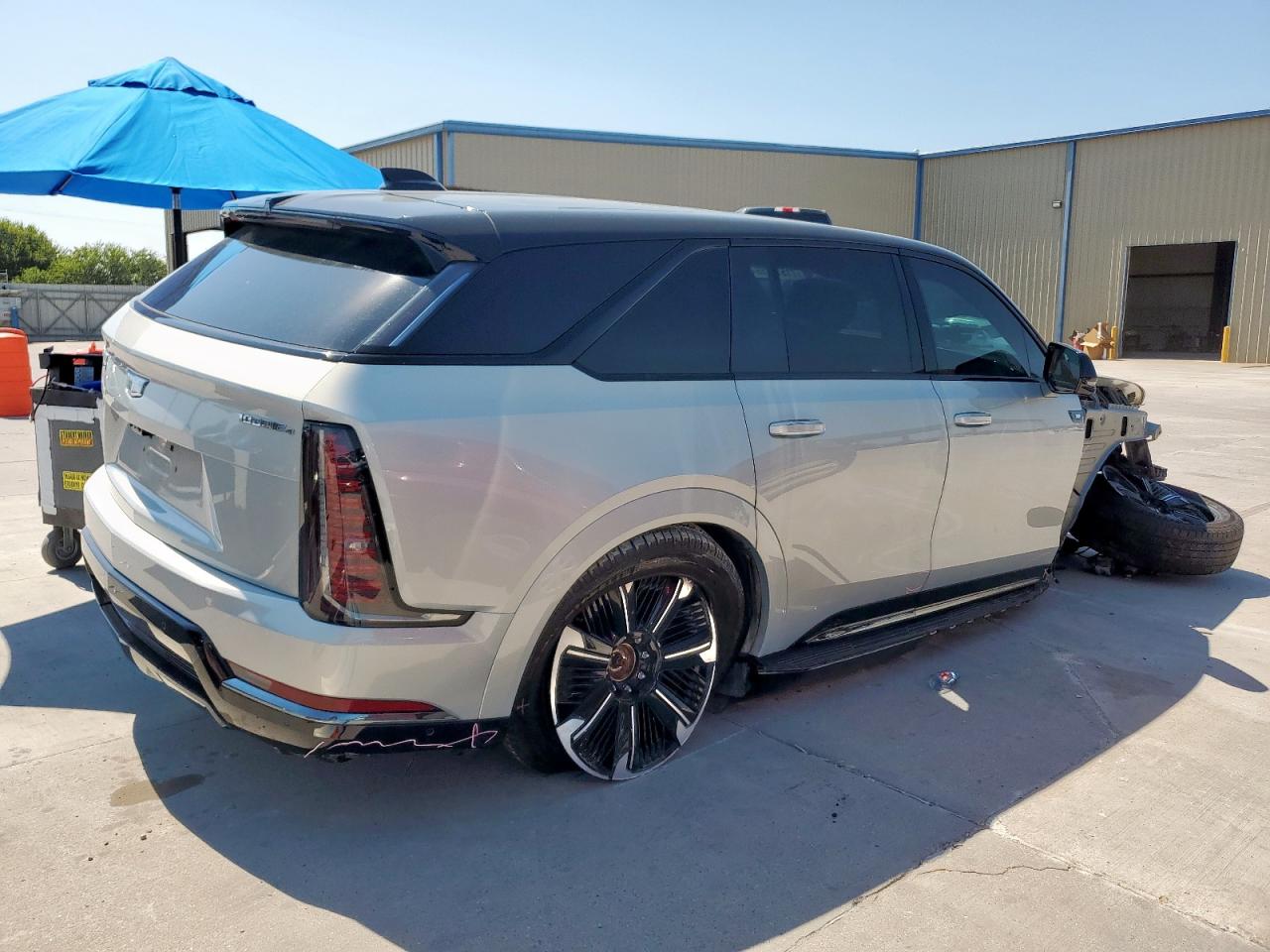 2025 Cadillac Escalade Iq Sport-1 silver null electric 1GYTEEKL3SU101378 photo #4