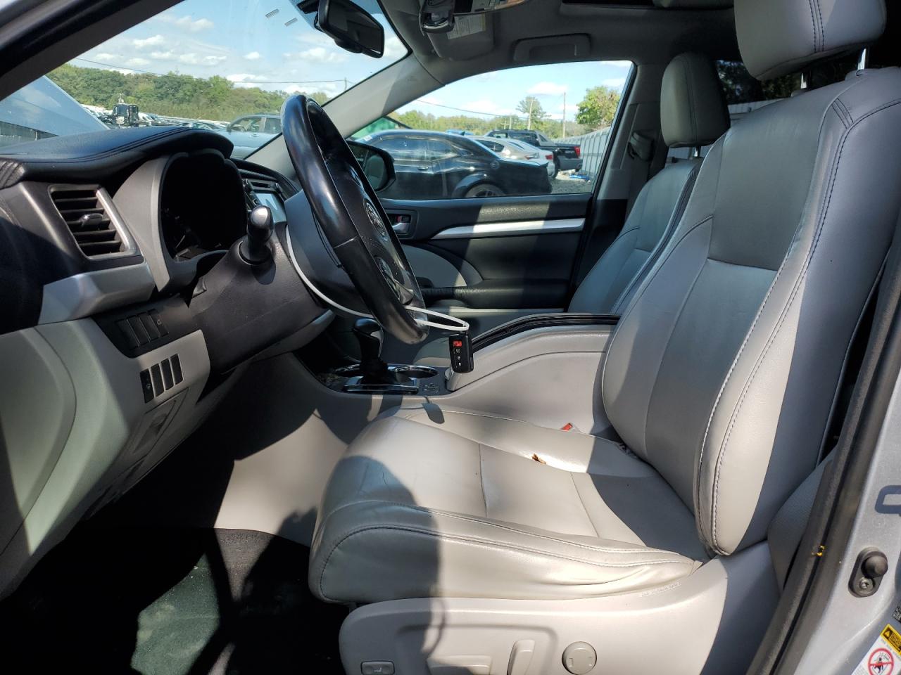 2015 Toyota Highlander Xle VIN: 5TDJKRFH6FS204940 Lot: 84178115