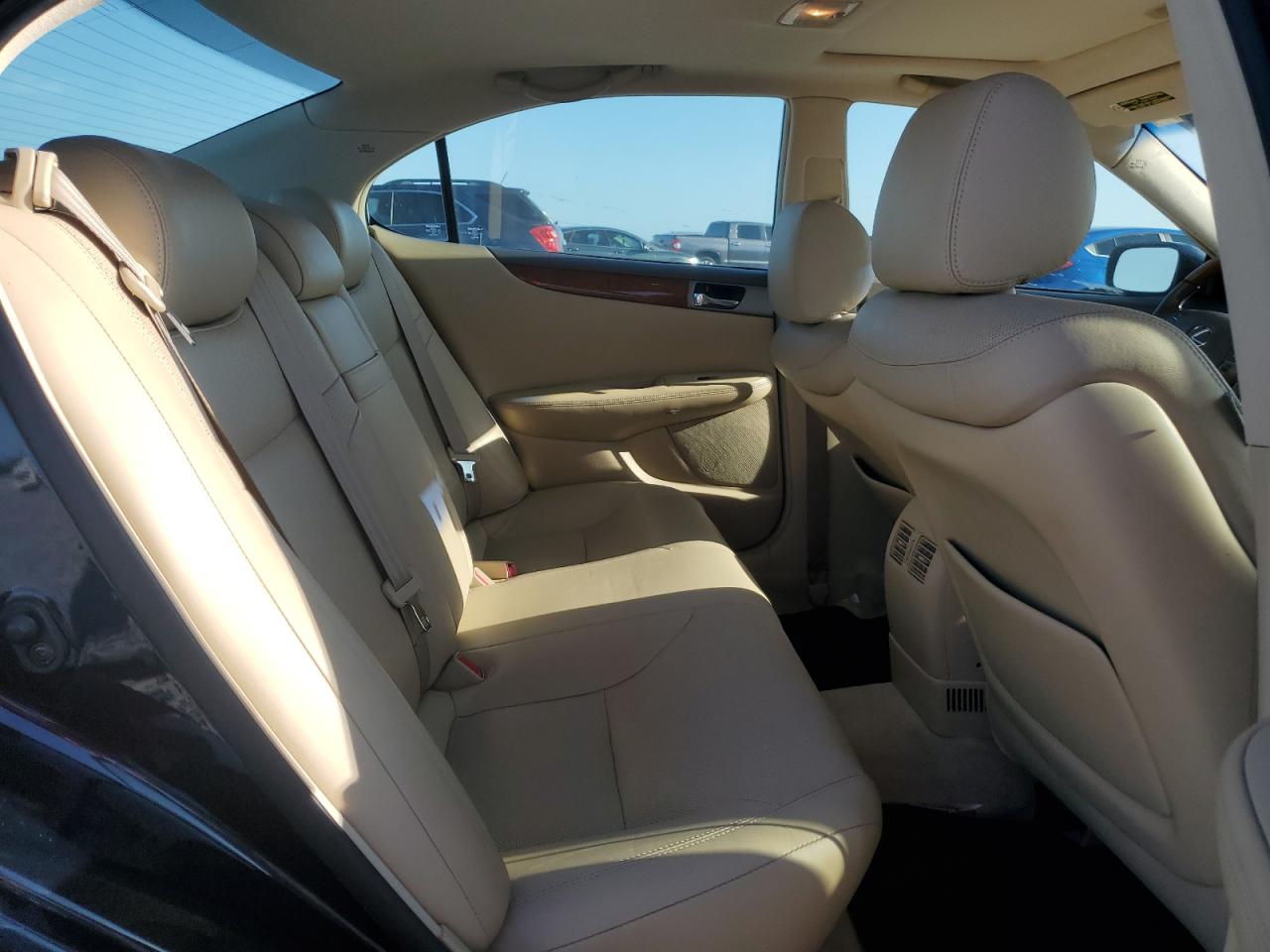 2005 Lexus Es 330 VIN: JTHBA30G355137673 Lot: 80722475