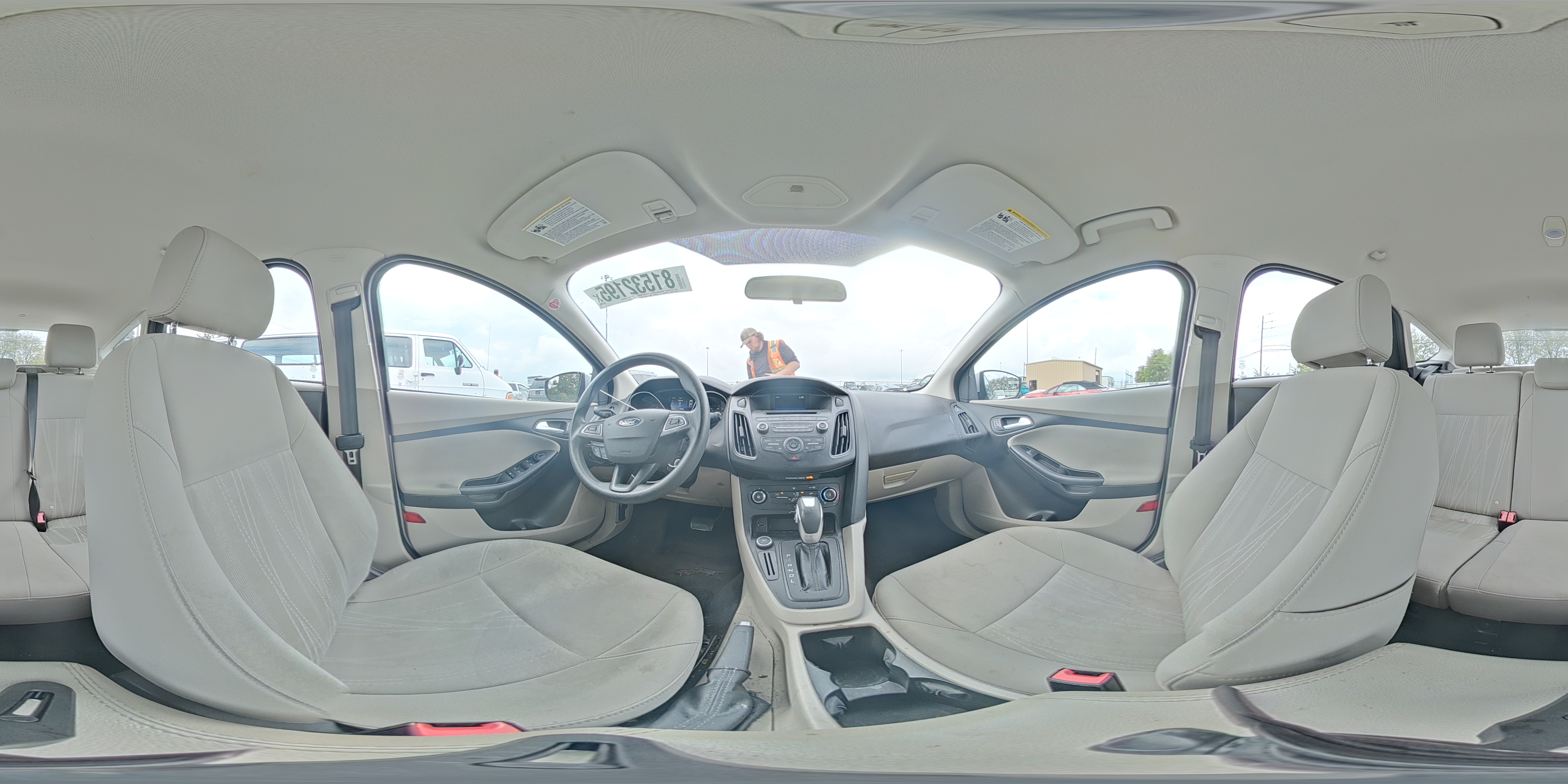 2015 Ford Focus Se VIN: 1FADP3K21FL283695 Lot: 81532195