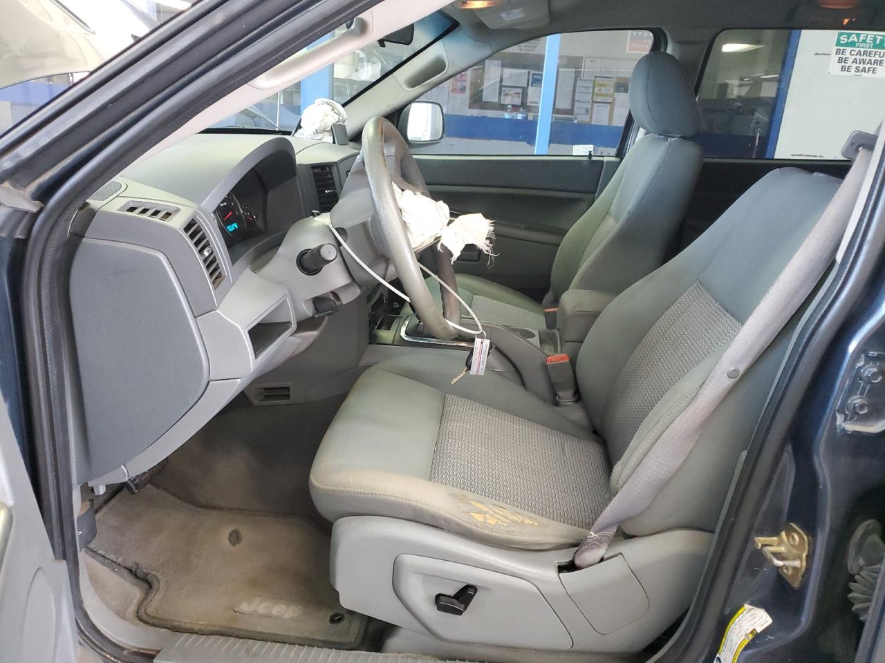 2007 Jeep Grand Cherokee Laredo VIN: 1J8GR48K47C637556 Lot: 81475415