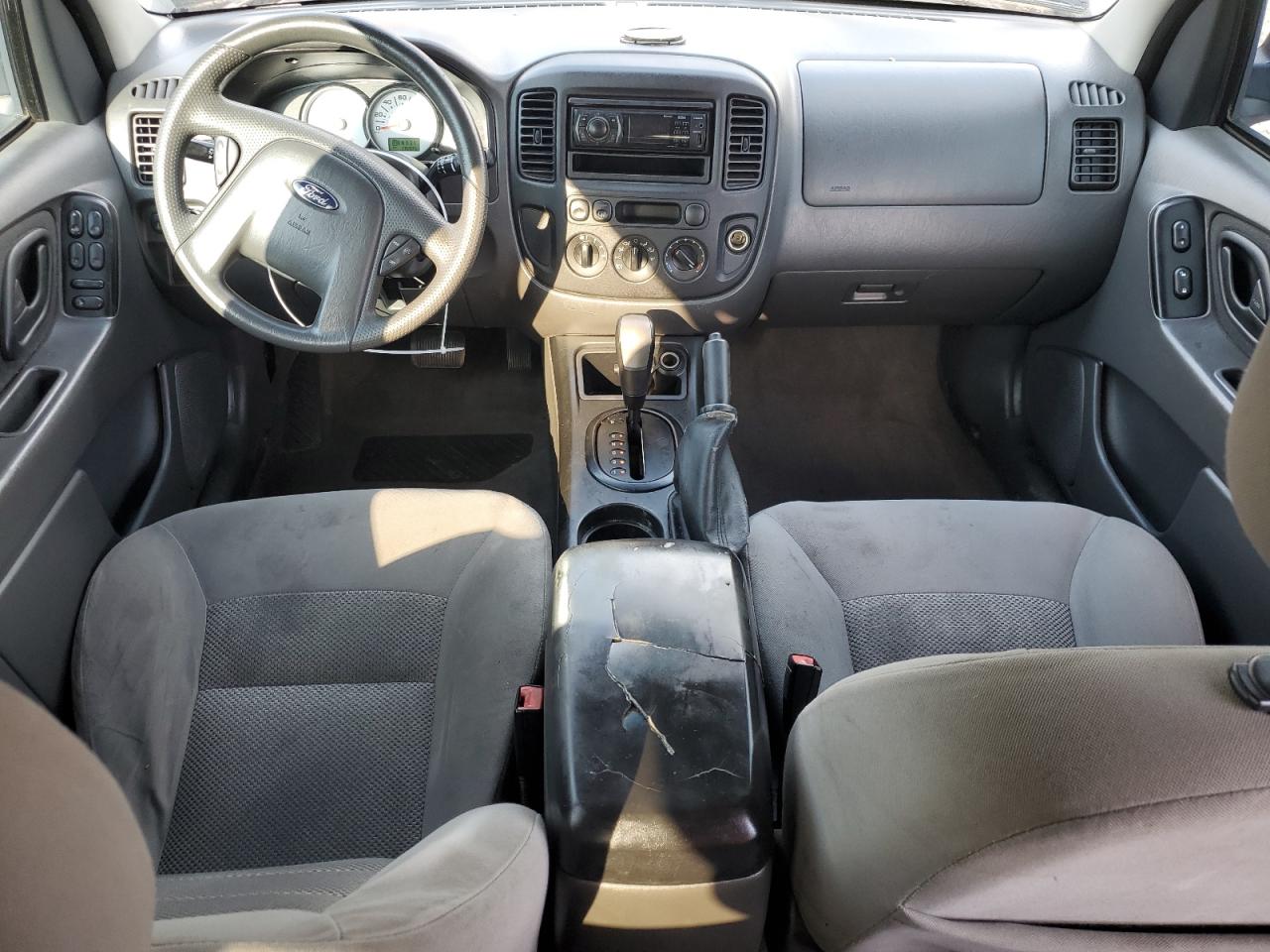2005 Ford Escape Xlt VIN: 1FMYU03105KC11802 Lot: 71604225