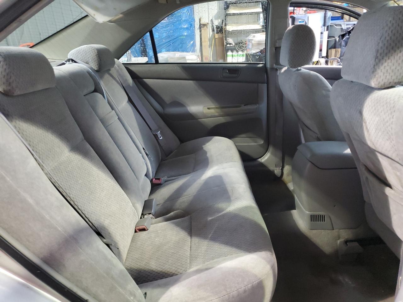 2004 Toyota Camry Le VIN: 4T1BE32K04U821989 Lot: 83863145