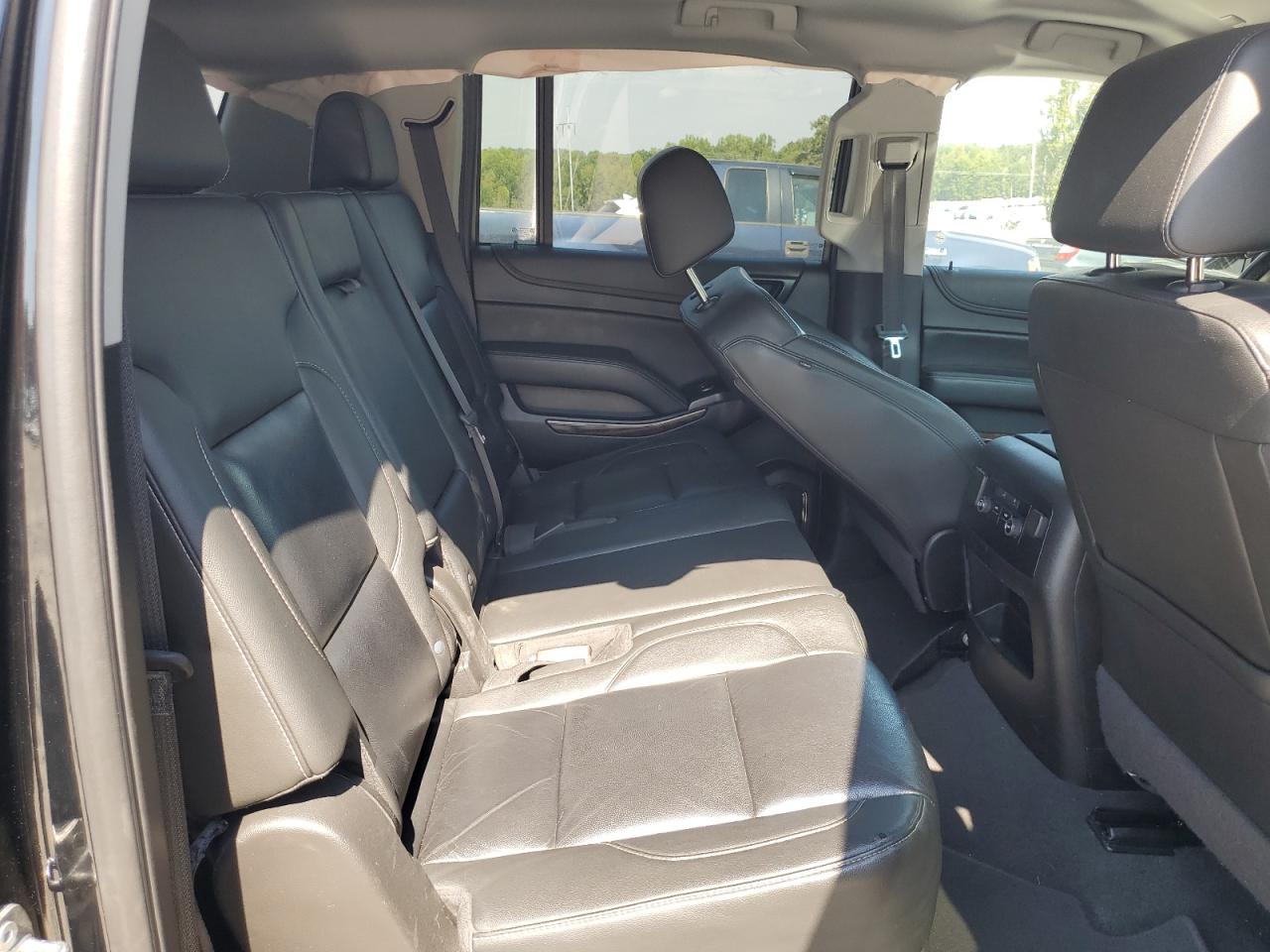 2020 Chevrolet Suburban C1500 Lt VIN: 1GNSCHKC1LR302247 Lot: 82141855