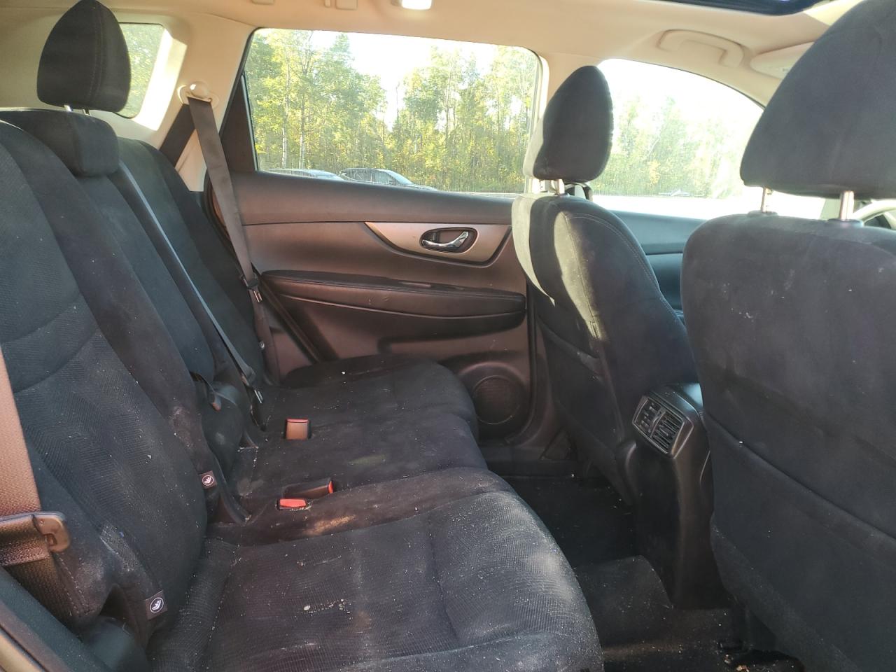 2015 Nissan Rogue S VIN: 5N1AT2MT4FC906487 Lot: 84414325