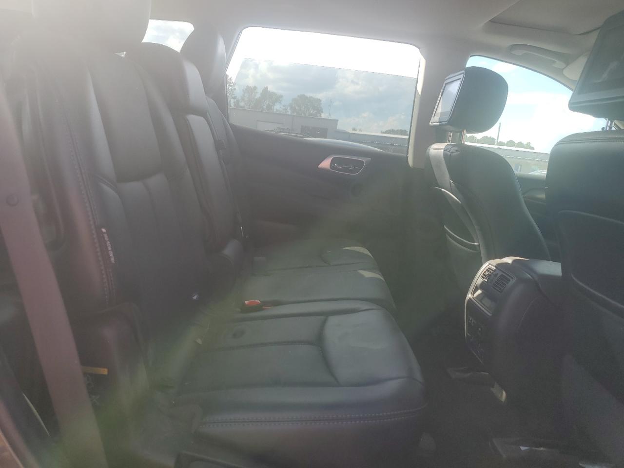 2019 Nissan Pathfinder S VIN: 5N1DR2MM1KC602077 Lot: 81809895