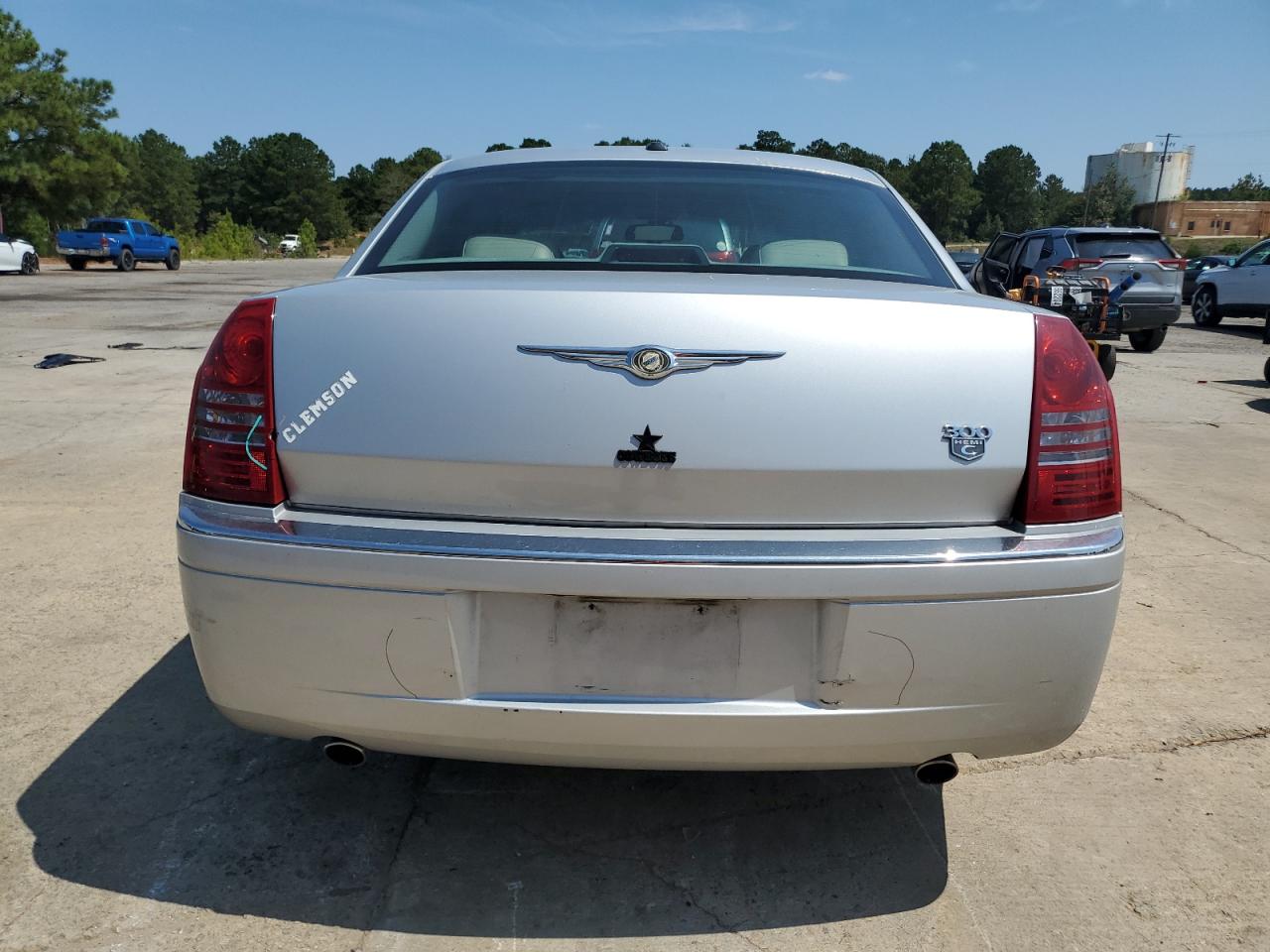 2007 Chrysler 300C VIN: 2C3KA63H47H881077 Lot: 72014085