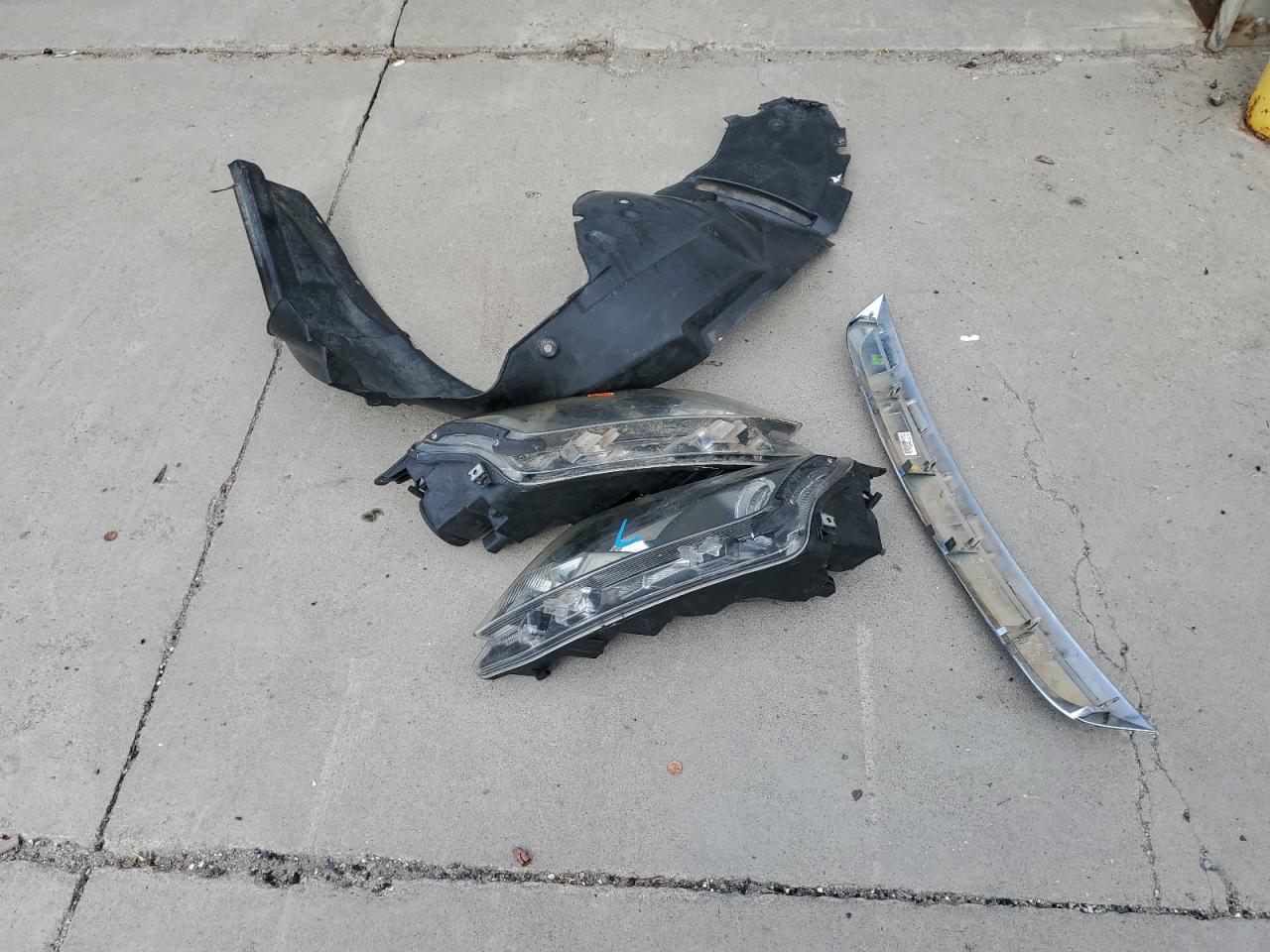 2011 Ford Fusion VIN: 3FAHP0JG8BR190732 Lot: 81425555