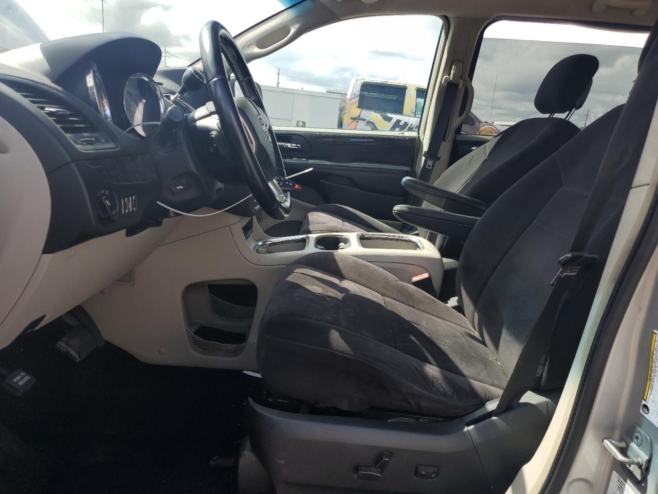 2011 Dodge Grand Caravan Crew VIN: 2D4RN5DG4BR662141 Lot: 84031015