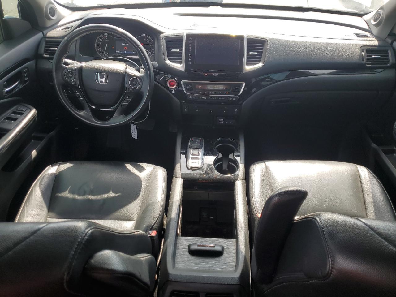 2017 Honda Pilot Touring VIN: 5FNYF6H91HB064701 Lot: 81267865