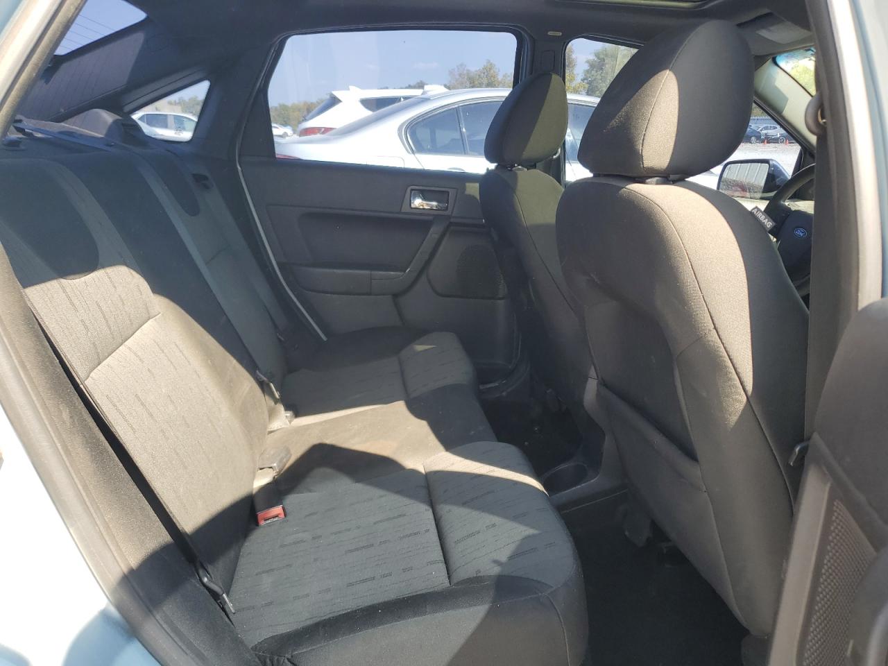 2008 Ford Focus Se VIN: 1FAHP35N88W231439 Lot: 81498905