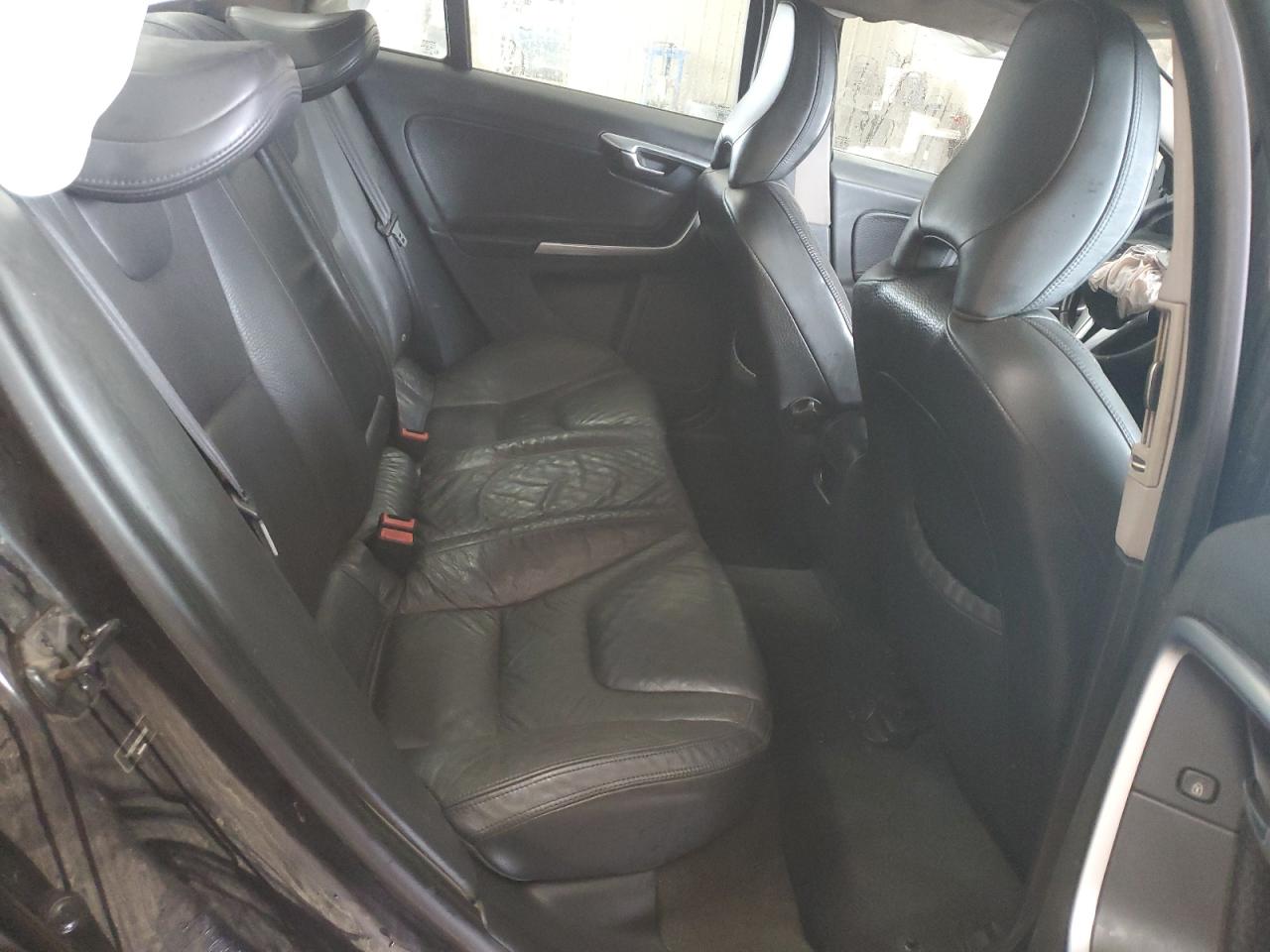 2011 Volvo S60 T6 VIN: YV1902FH1B2003586 Lot: 81671865