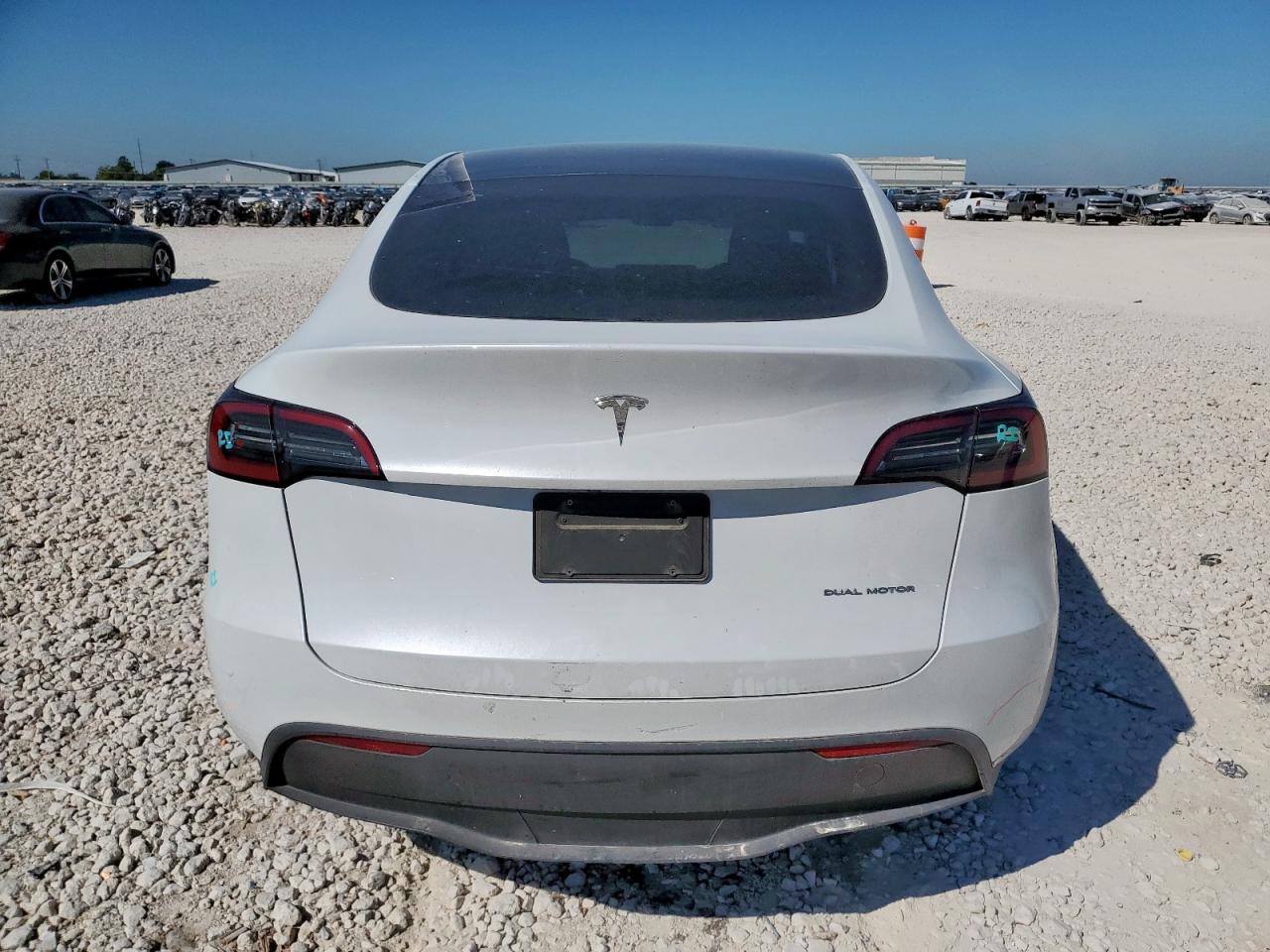 2023 Tesla Model Y VIN: 7SAYGDEE5PA043433 Lot: 82169855