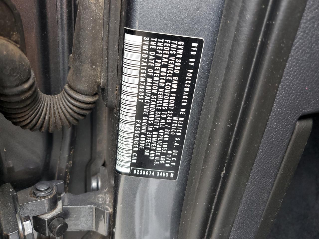 2019 Volkswagen Beetle S VIN: 3VWFD7AT5KM709097 Lot: 71780565