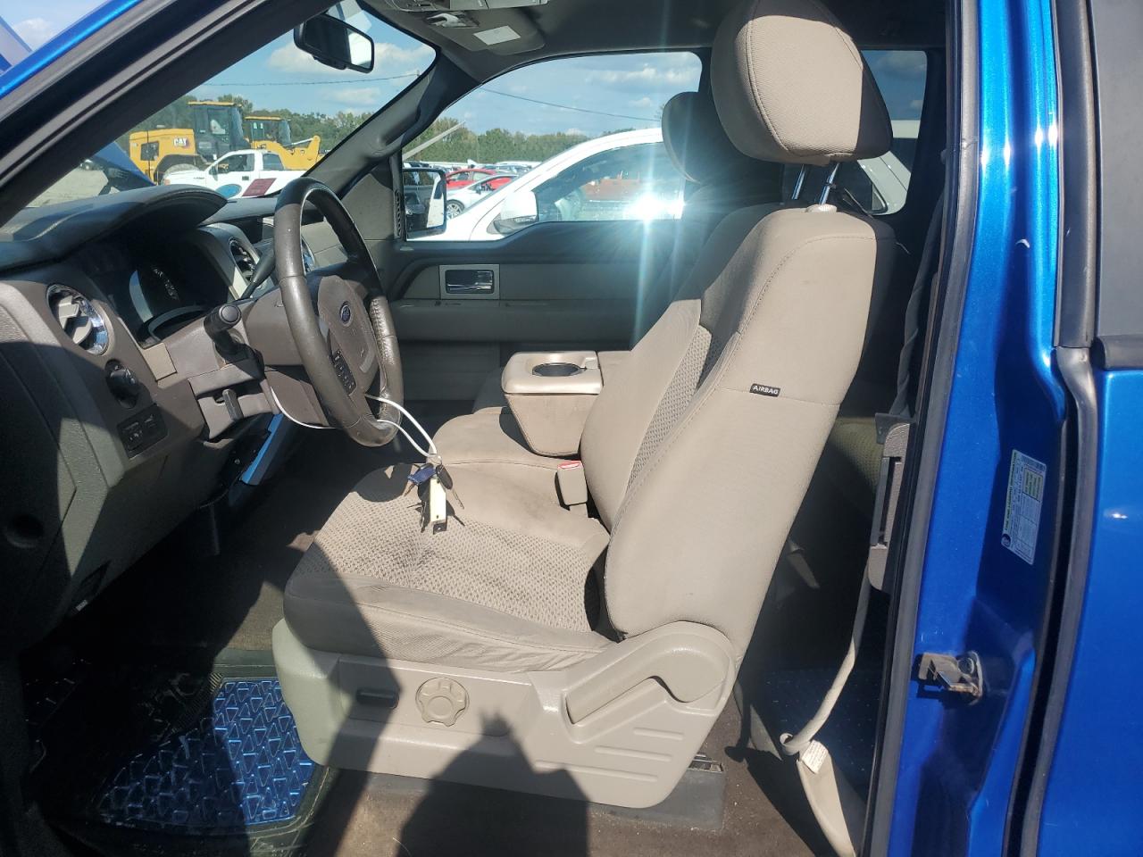 2010 Ford F150 Super Cab VIN: 1FTFX1EV1AFA27187 Lot: 81827025