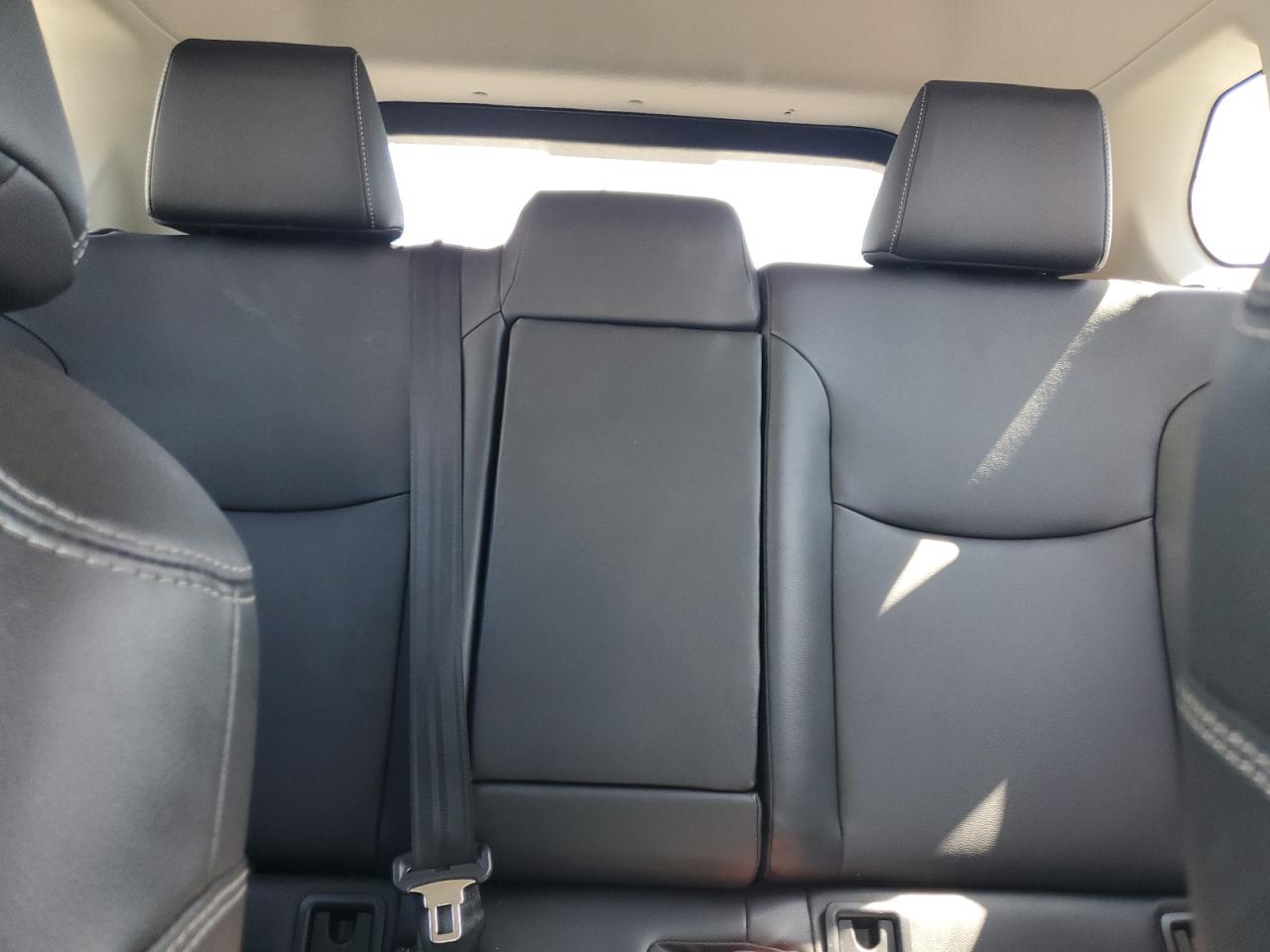 2022 Toyota Corolla Cross Xle VIN: 7MUEAABG6NV035302 Lot: 81323365