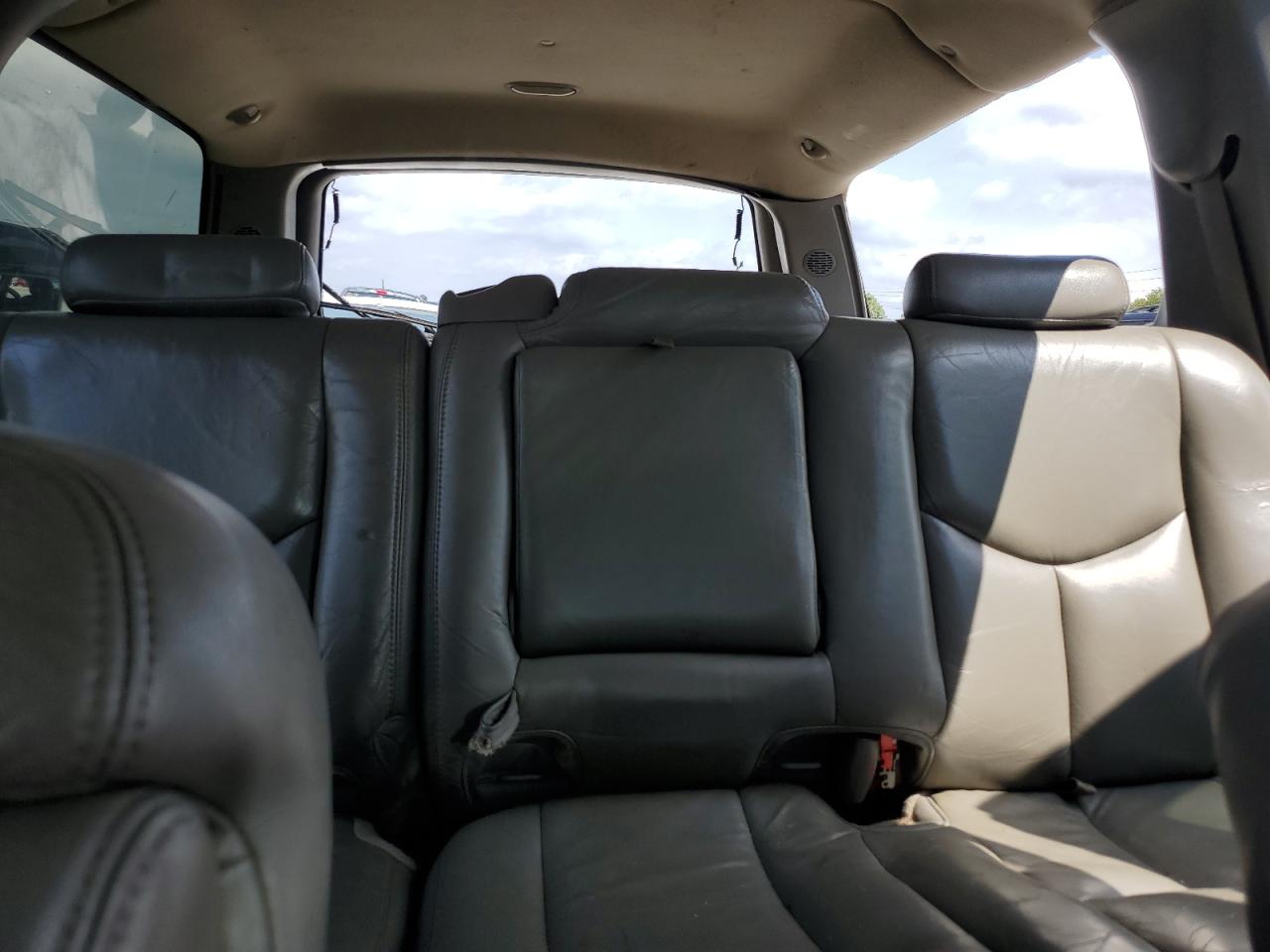 2003 Chevrolet Suburban C1500 VIN: 1GNEC16Z43J219140 Lot: 71664035