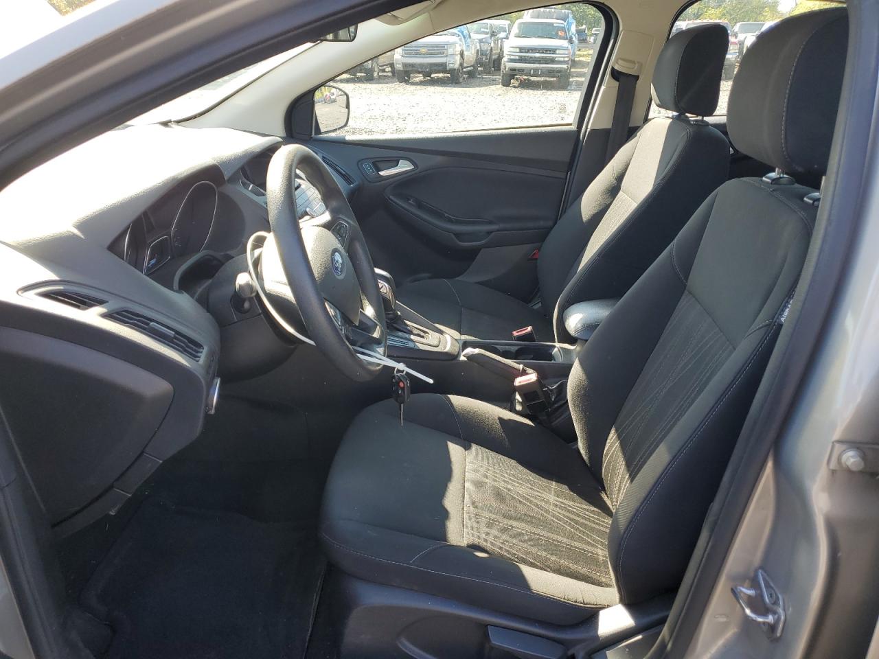 2016 Ford Focus Se VIN: 1FADP3K24GL406262 Lot: 81327095