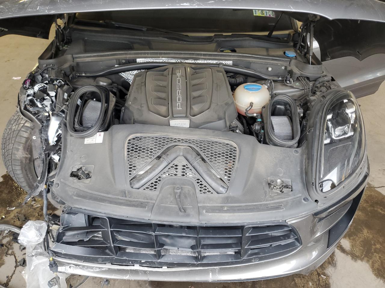 2018 Porsche Macan Gts VIN: WP1AG2A56JLB65541 Lot: 81040225