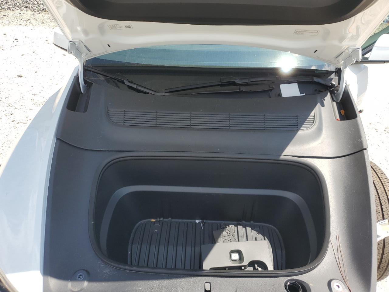 2026 Tesla Model Y VIN: 7SAYGDEE5TA381828 Lot: 81209395