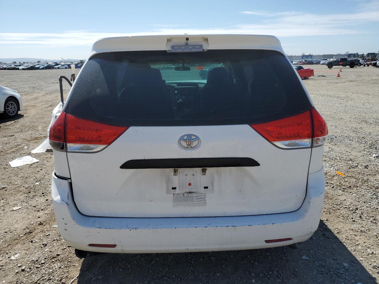 2014 Toyota Sienna VIN: 5TDZK3DC4ES476425 Lot: 81797975