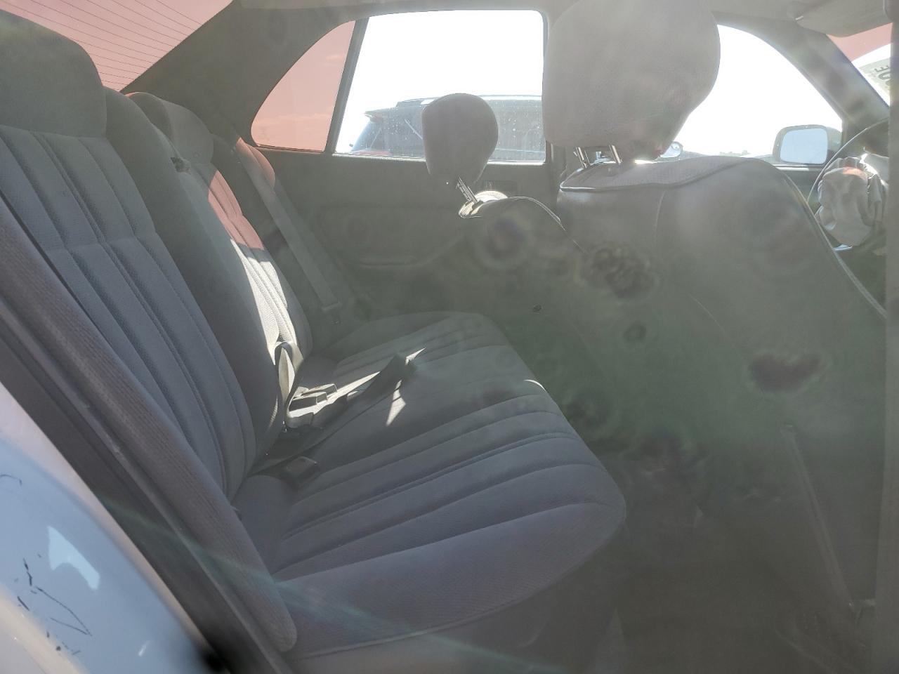 1992 Toyota Camry Dlx VIN: 4T1SK11E1NU047794 Lot: 71488335