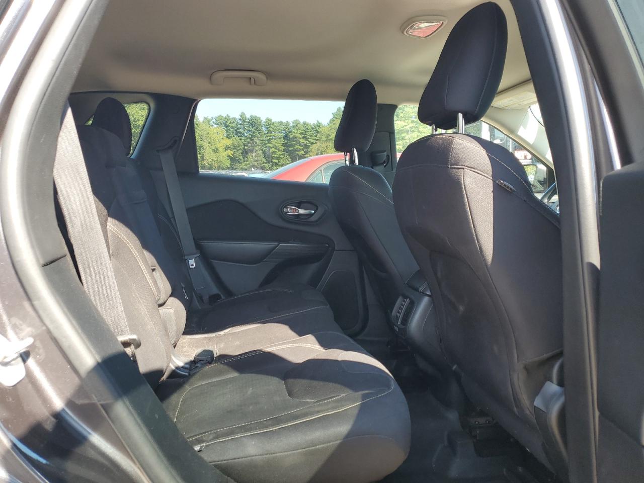 2015 Jeep Cherokee Latitude VIN: 1C4PJMCS7FW571300 Lot: 71942765