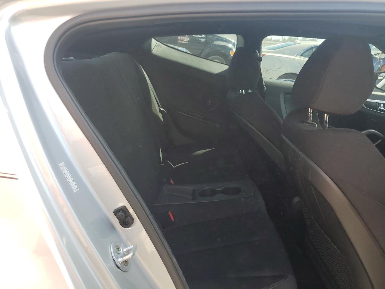 2017 Hyundai Veloster VIN: KMHTC6AD0HU322355 Lot: 84377585