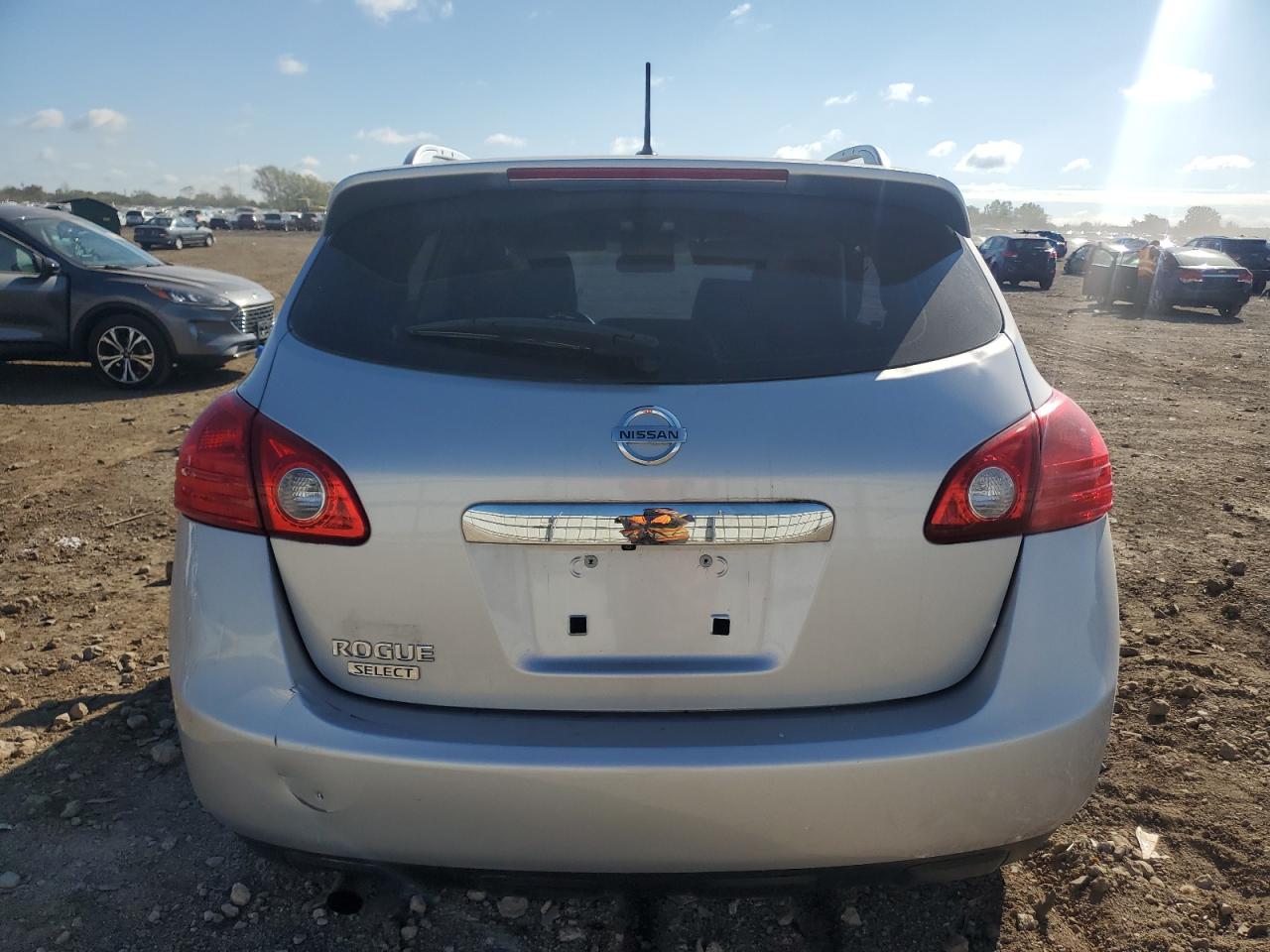 2015 Nissan Rogue Select S VIN: JN8AS5MT8FW158077 Lot: 81795935