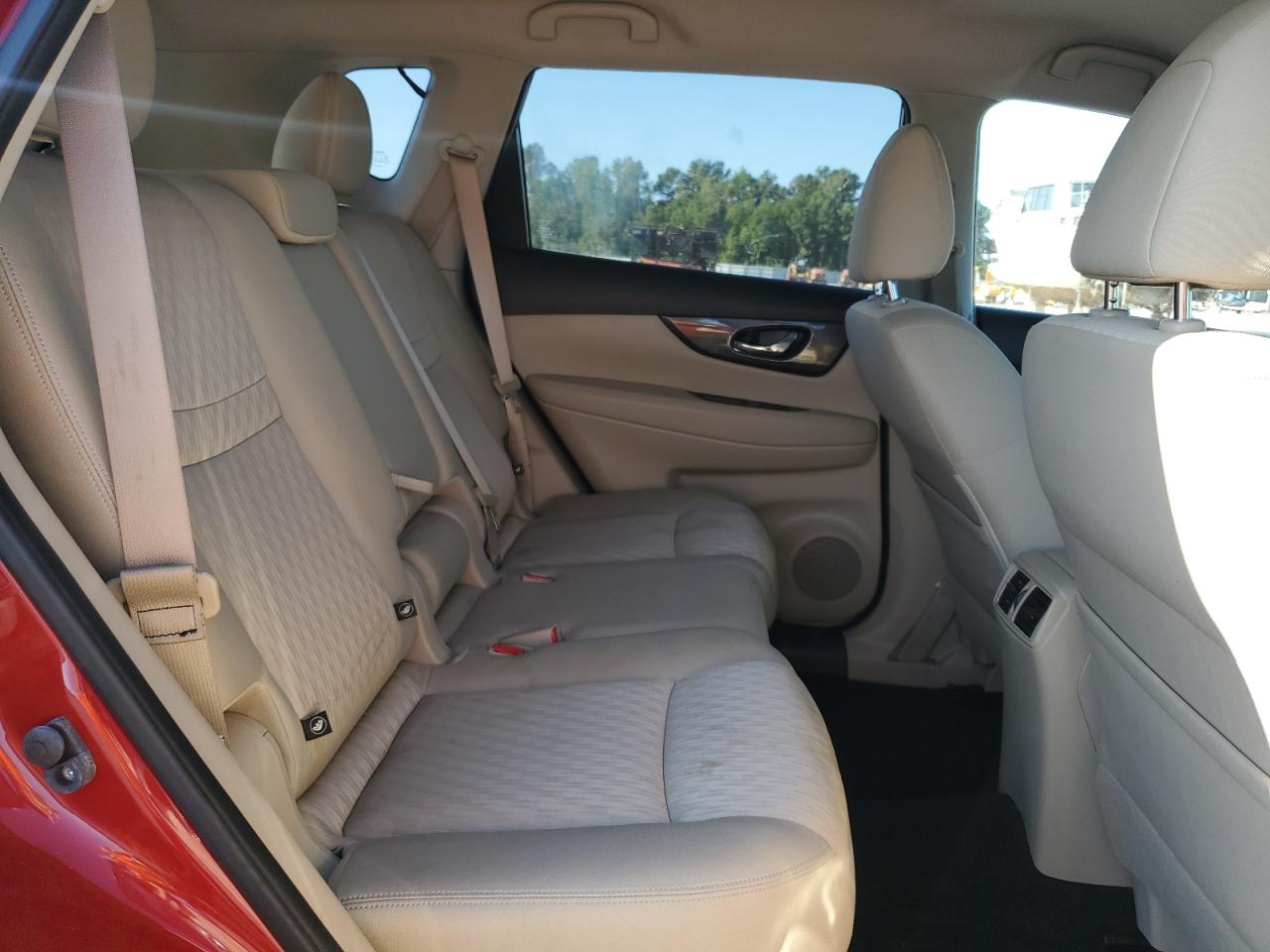 2017 Nissan Rogue S VIN: JN8AT2MT7HW384223 Lot: 80529155