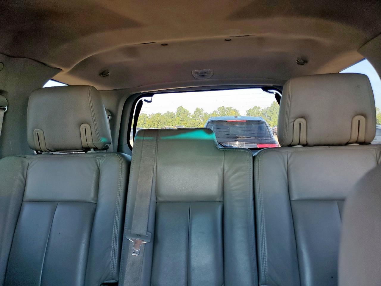 2010 Ford Expedition Xlt VIN: 1FMJU1F58AEA54163 Lot: 71563735