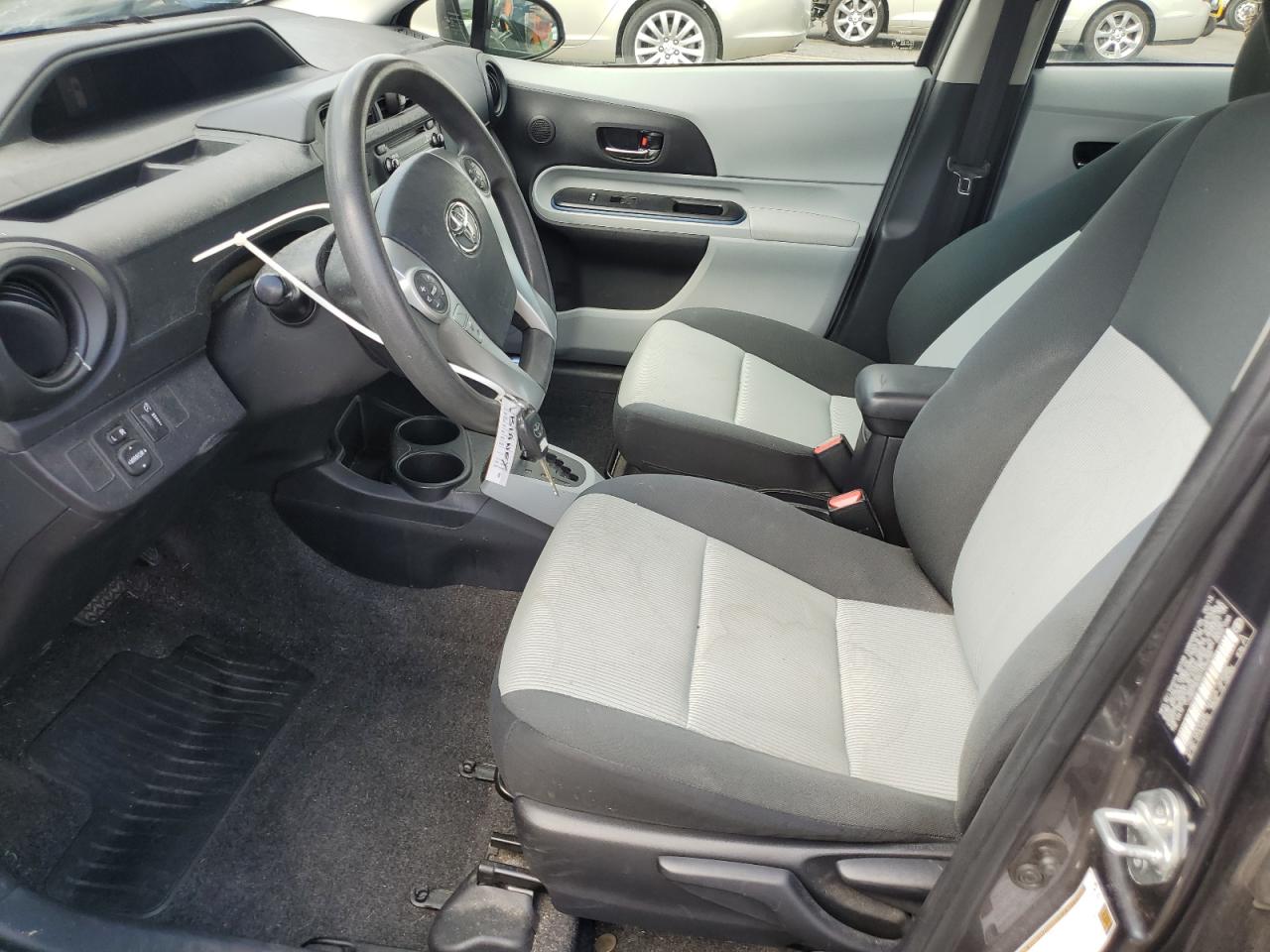 2013 Toyota Prius C VIN: JTDKDTB32D1536292 Lot: 70820505