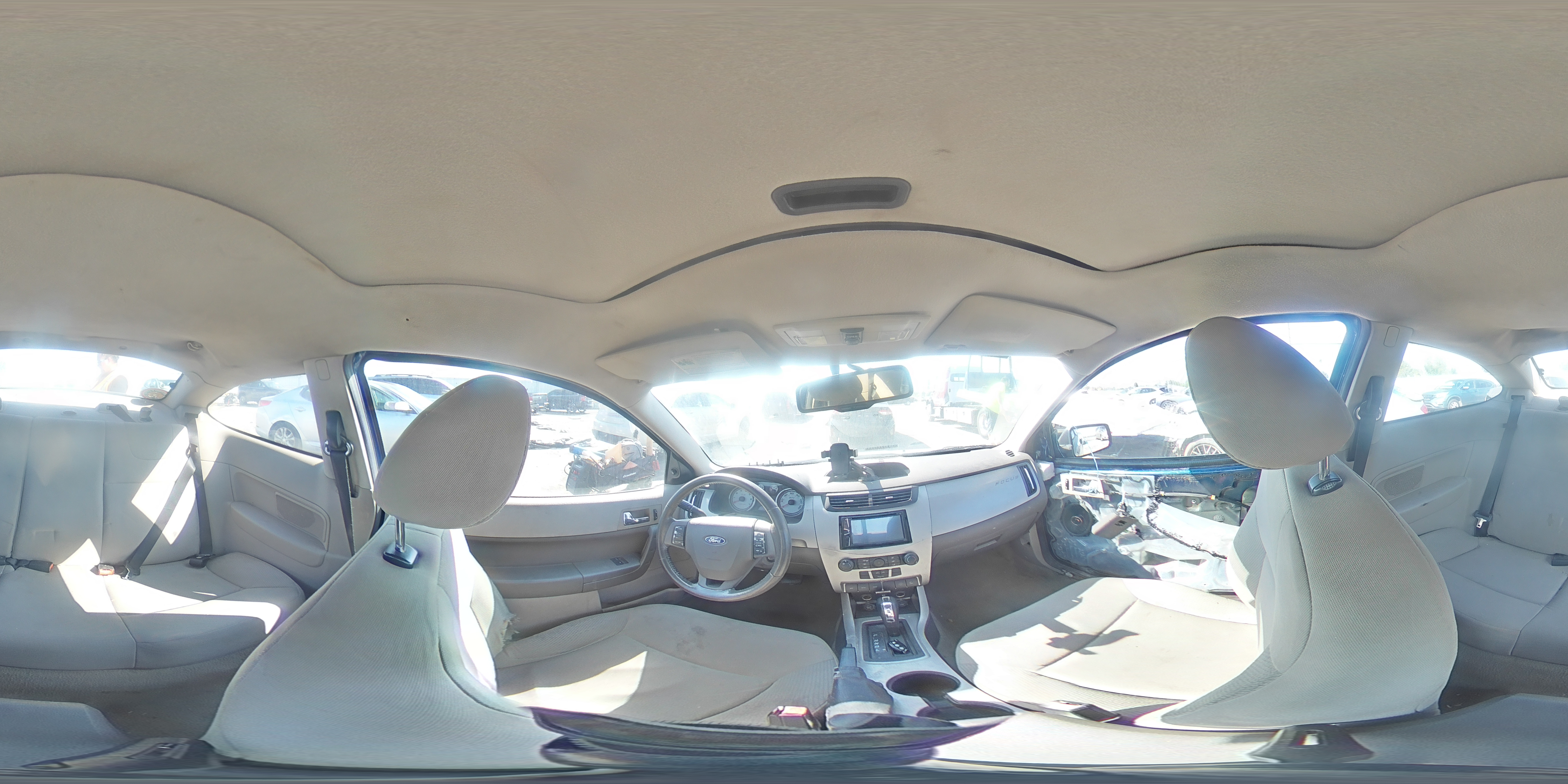 2008 Ford Focus Se VIN: 1FAHP33N48W196403 Lot: 81128175