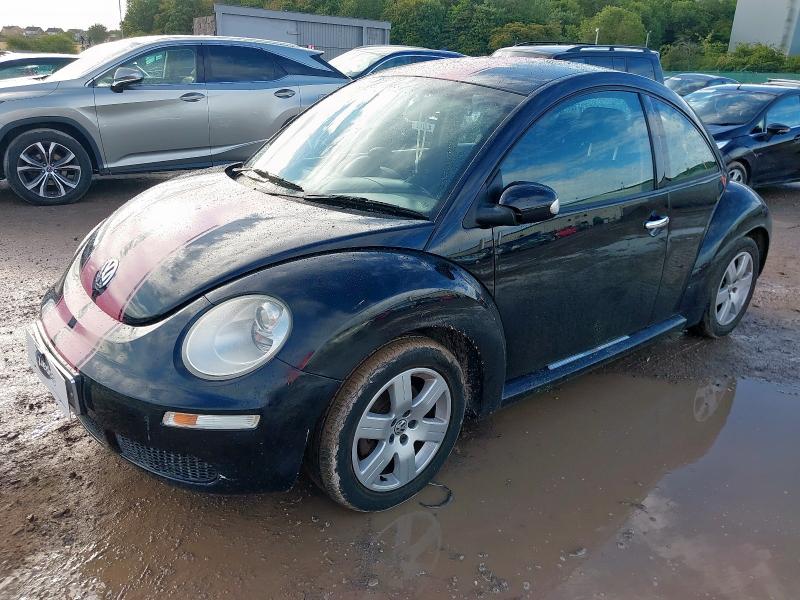 VOLKSWAGEN BEETLE 2010