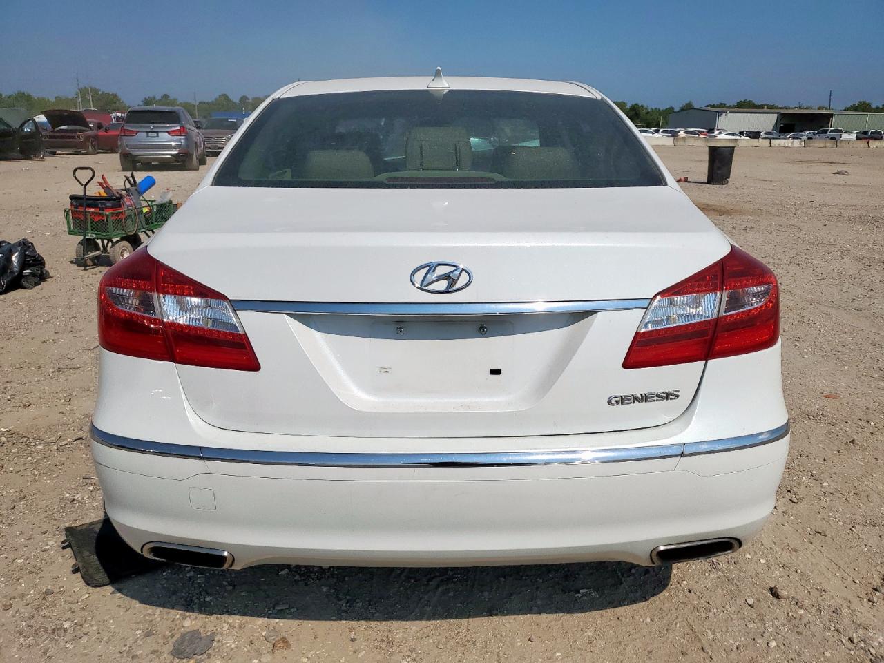 2013 Hyundai Genesis 3.8L VIN: KMHGC4DD5DU248605 Lot: 80910665