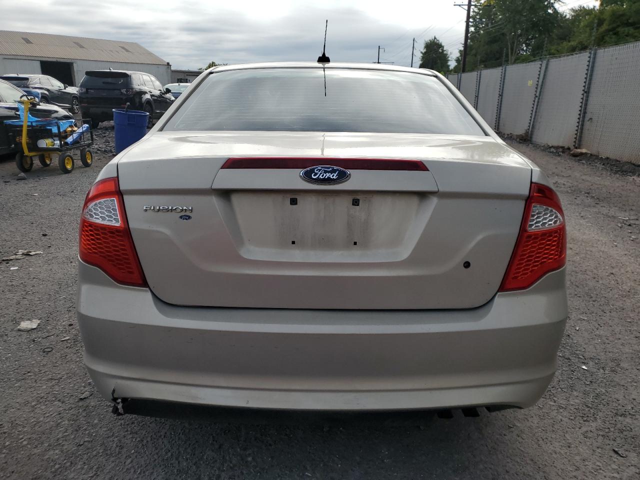 2010 Ford Fusion S VIN: 3FAHP0GA6AR275134 Lot: 71885175