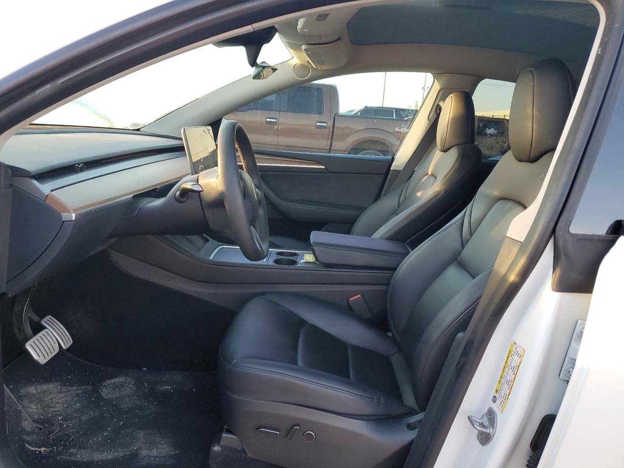 2023 Tesla Model Y VIN: 7SAYGDEF1PF749598 Lot: 84034615