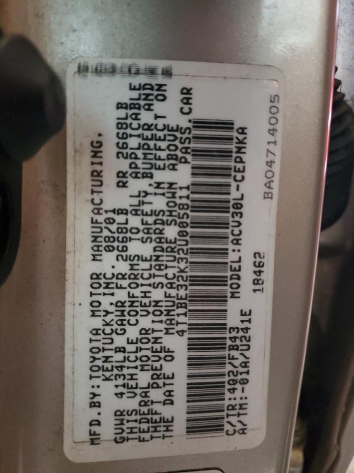 2002 Toyota Camry Le VIN: 4T1BE32K32U005811 Lot: 70229945