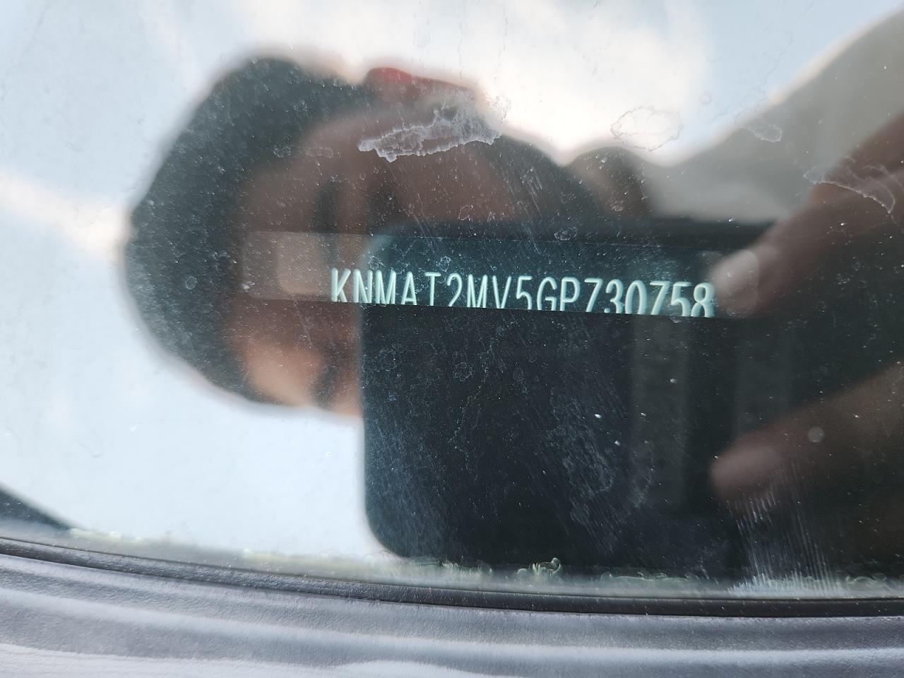 2016 Nissan Rogue S VIN: KNMAT2MV5GP730758 Lot: 81009135