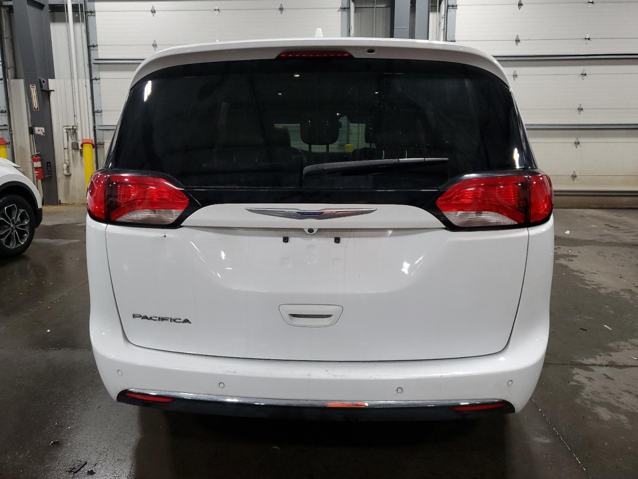 2020 Chrysler Pacifica Touring L VIN: 2C4RC1BG1LR271352 Lot: 72043805