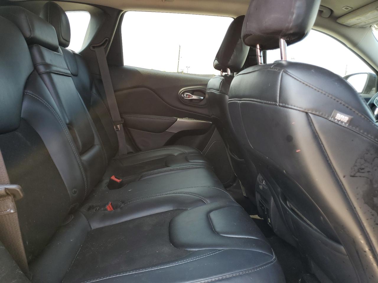 2019 Jeep Cherokee Latitude Plus VIN: 1C4PJMLB6KD394650 Lot: 81335595