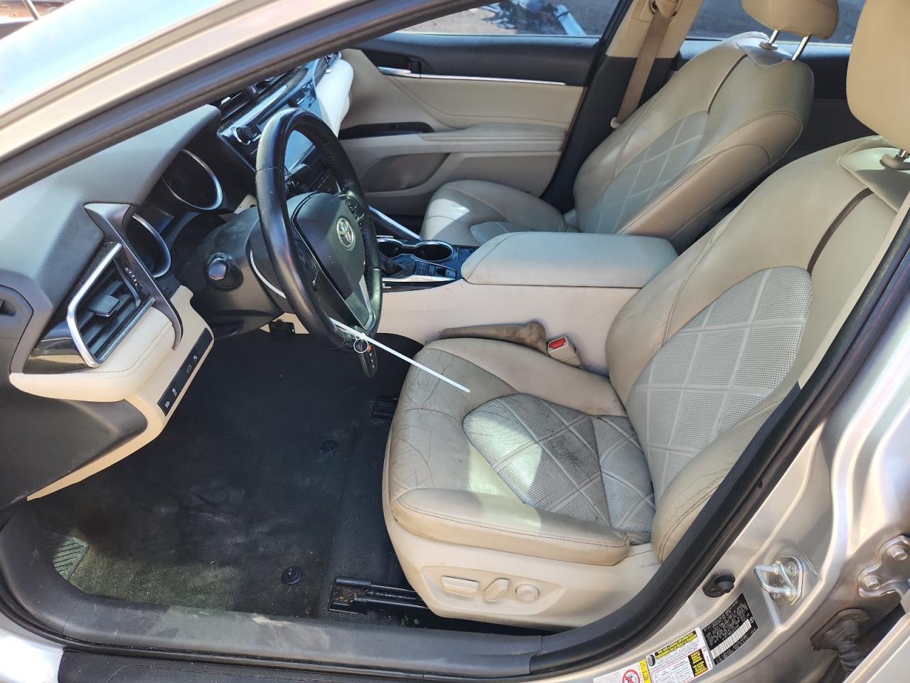 2018 Toyota Camry L VIN: 4T1B11HK3JU121497 Lot: 81129485