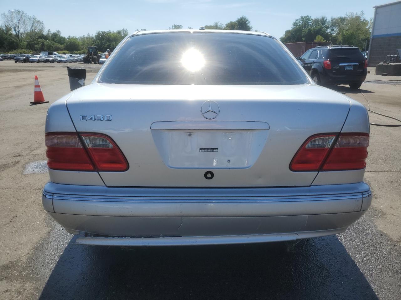 2001 Mercedes-Benz E 430 VIN: WDBJF70J61B188595 Lot: 72010935