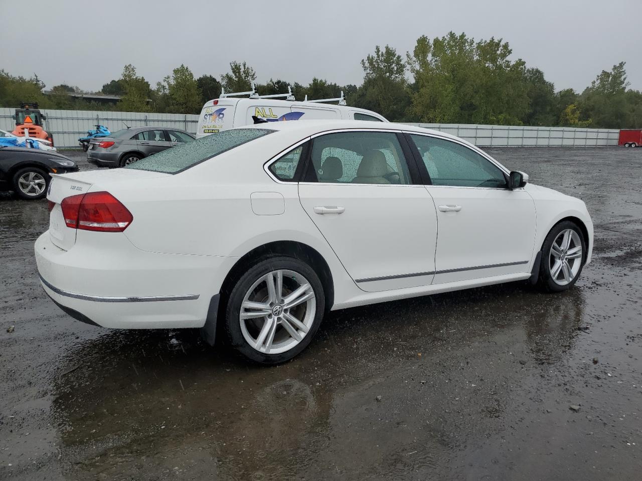 2015 Volkswagen Passat Sel VIN: 1VWCT7A32FC062672 Lot: 81548535